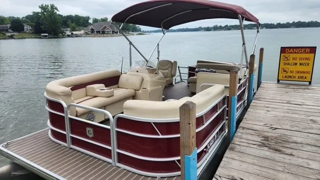Rent a GODFREY MARINE pontoon in Fenton, MI near me