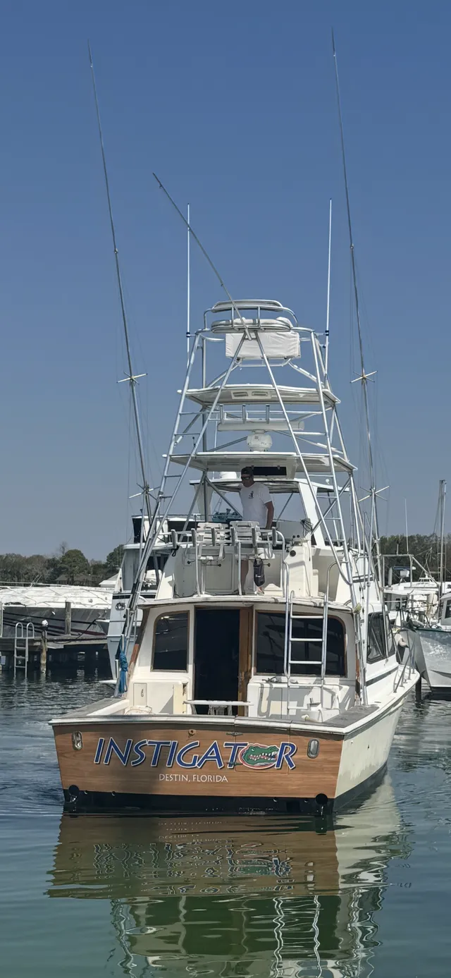 Rent a Egg Harbor Yachts convertible in Shalimar, FL near me