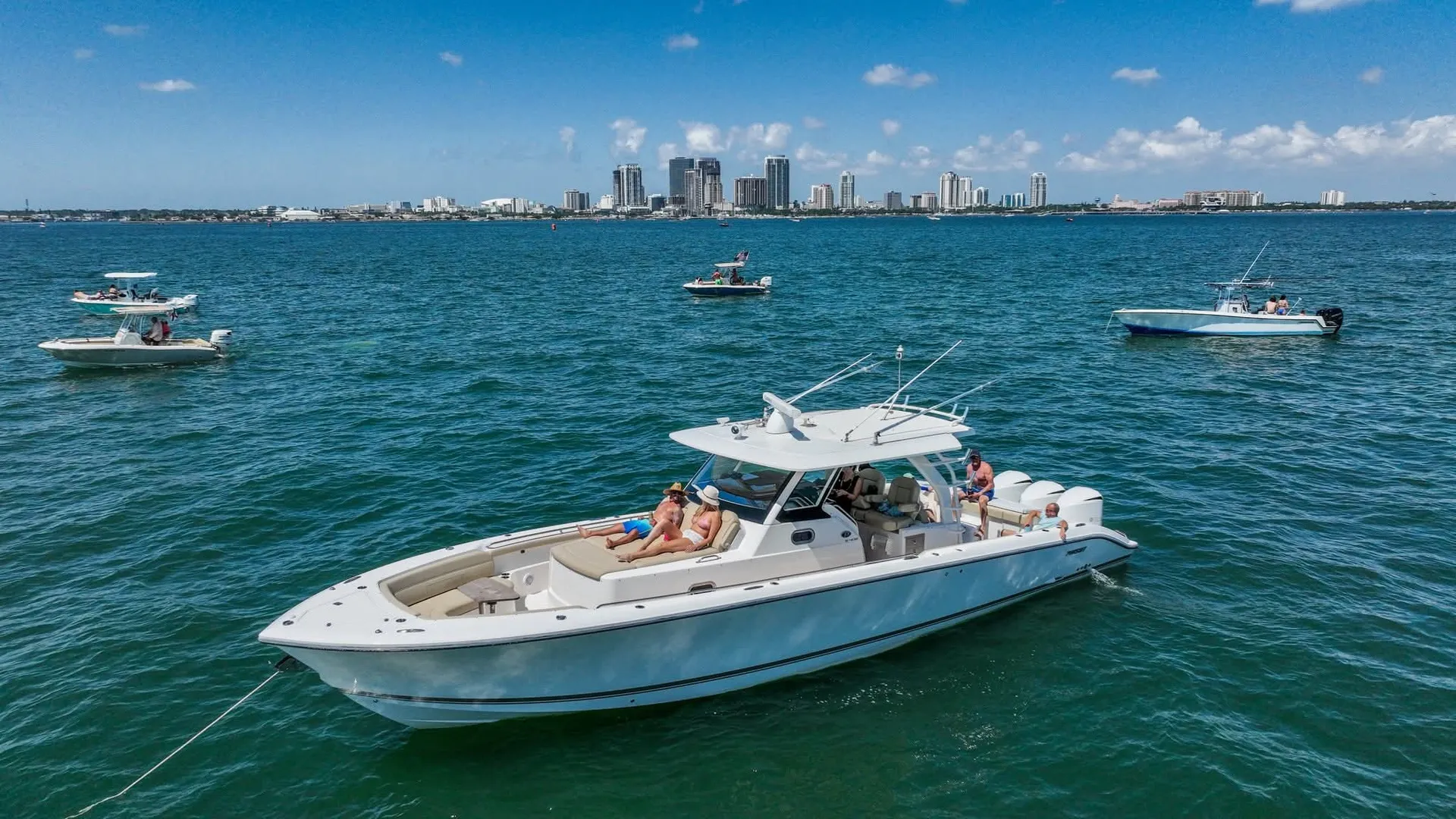 43ft Luxury Sport Yacht (Tiara Pursuit)