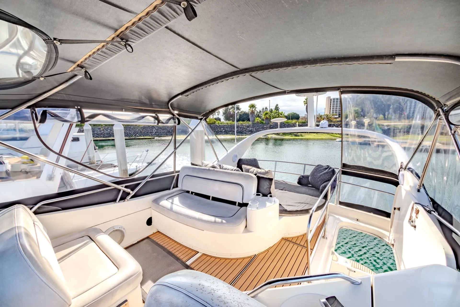 53' Beautiful Sea Ray Luxury Yacht in San Diego, CA!