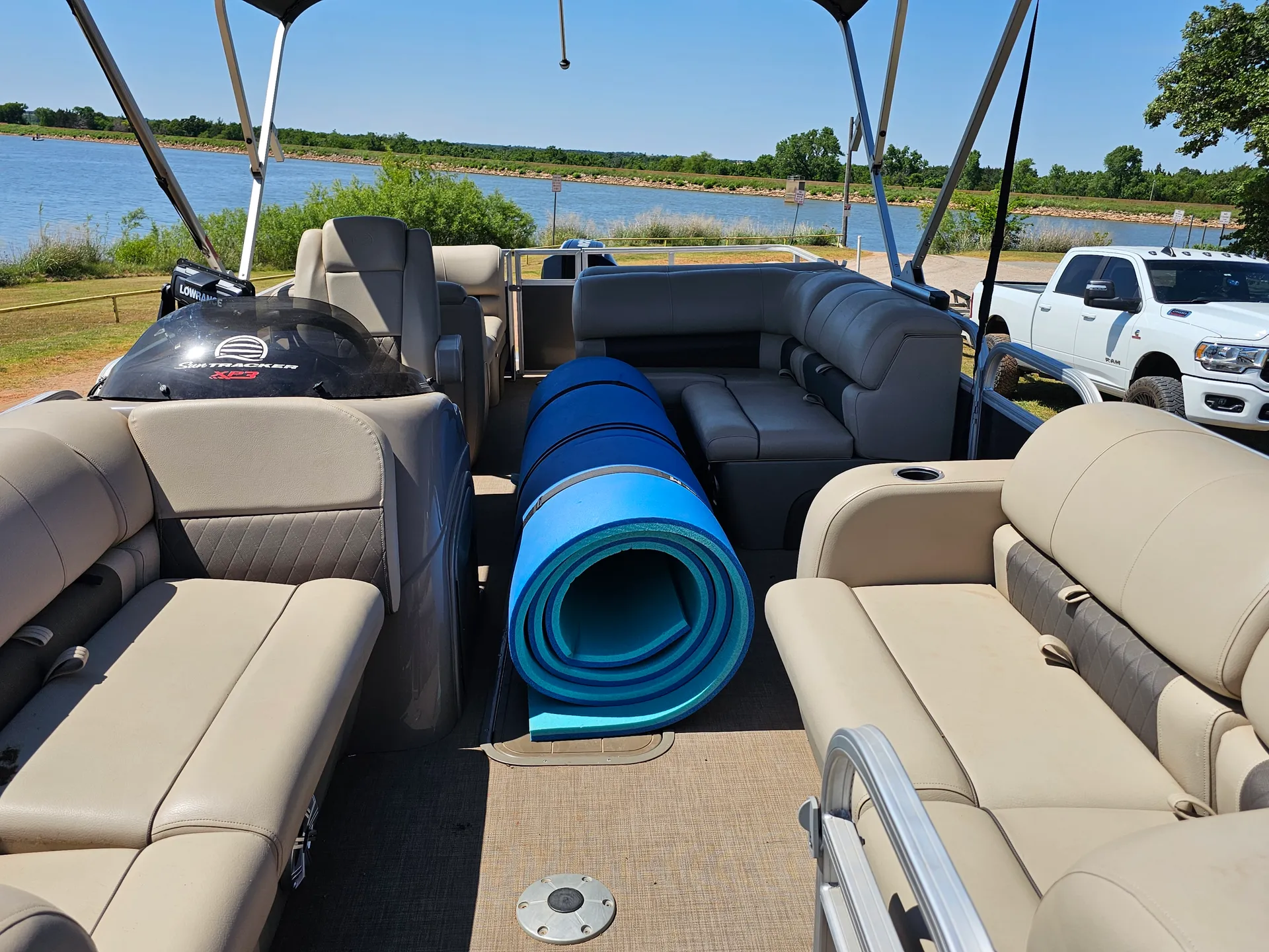 SUN TRACKER PARTY BARGE 22 XP3 in Guthrie, OK — photo 3
