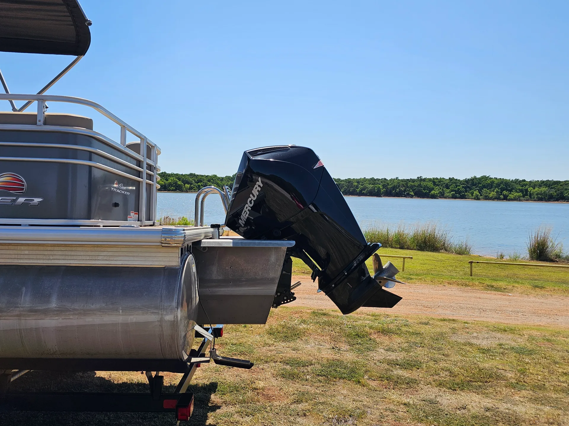 SUN TRACKER PARTY BARGE 22 XP3 in Guthrie, OK — photo 4