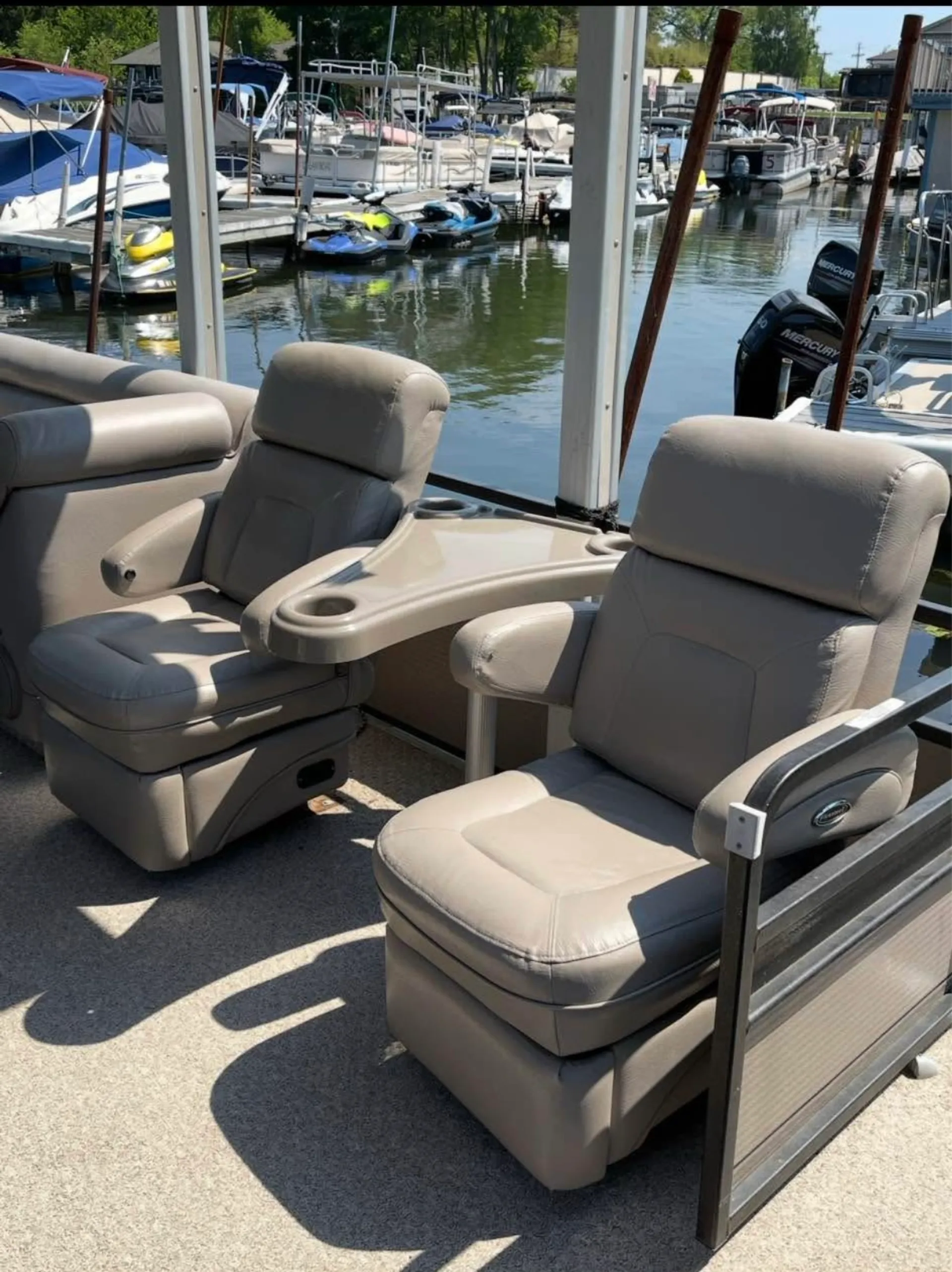 PREMIER MARINE 310 BOUNDARY WATERS SKY DEK PTX in Austin, TX — photo 10