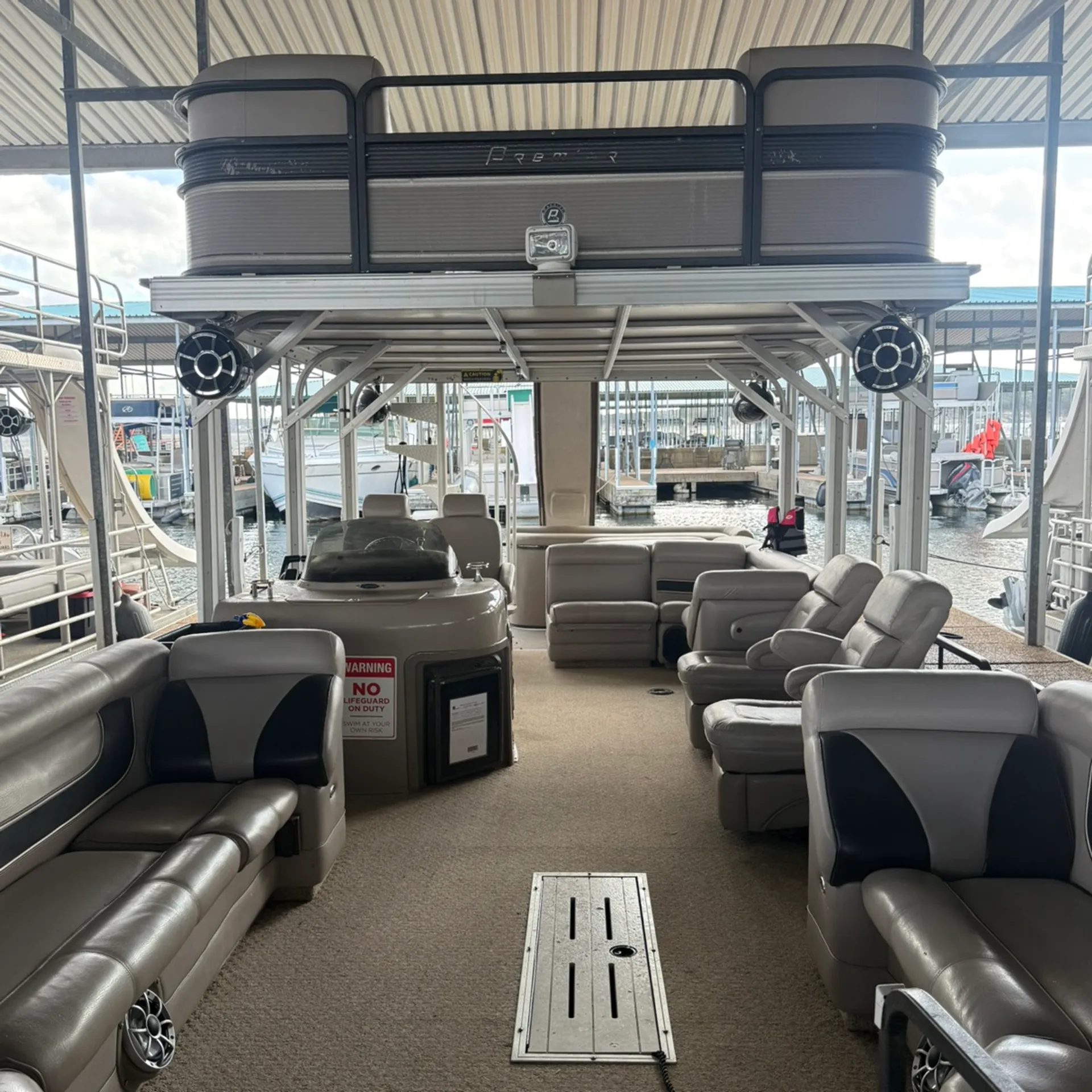PREMIER MARINE 310 BOUNDARY WATERS SKY DEK PTX in Austin, TX — photo 2