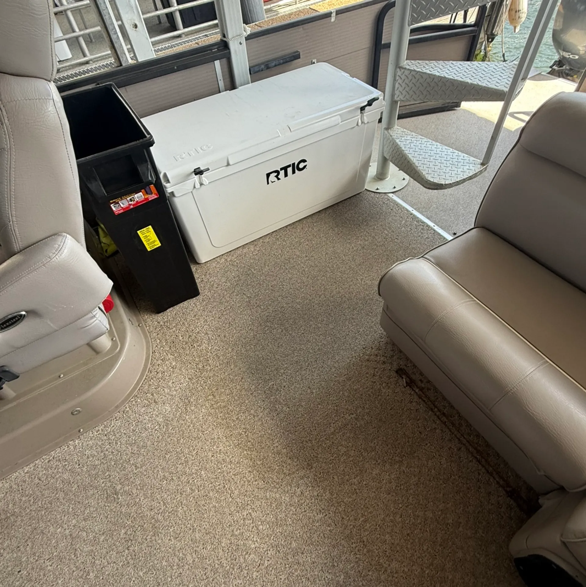 PREMIER MARINE 310 BOUNDARY WATERS SKY DEK PTX in Austin, TX — photo 8