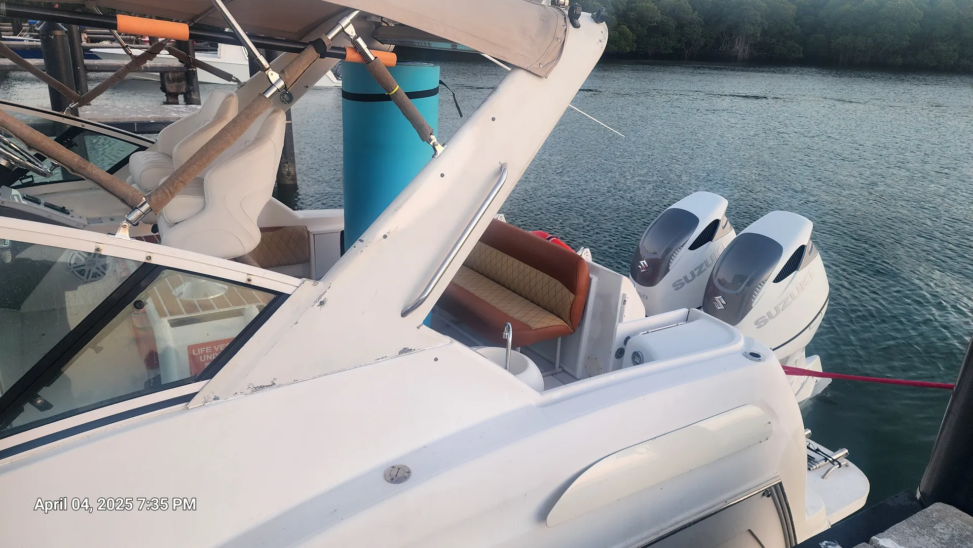 Carver Yachts 310 EXPRESS in Miami, FL — photo 4