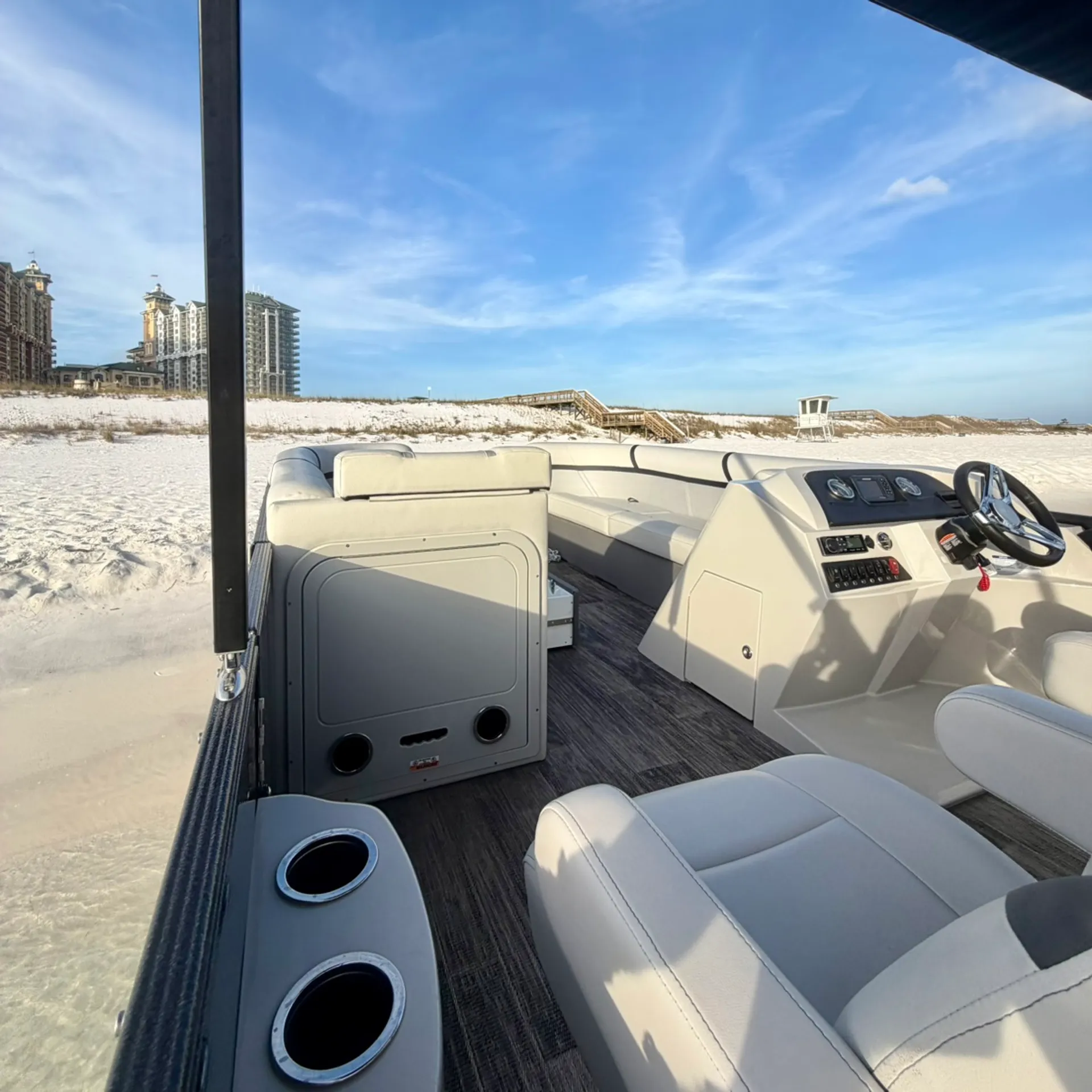 Seaworthy Skipper - Luxurious Crest Tritoon for Crab Island