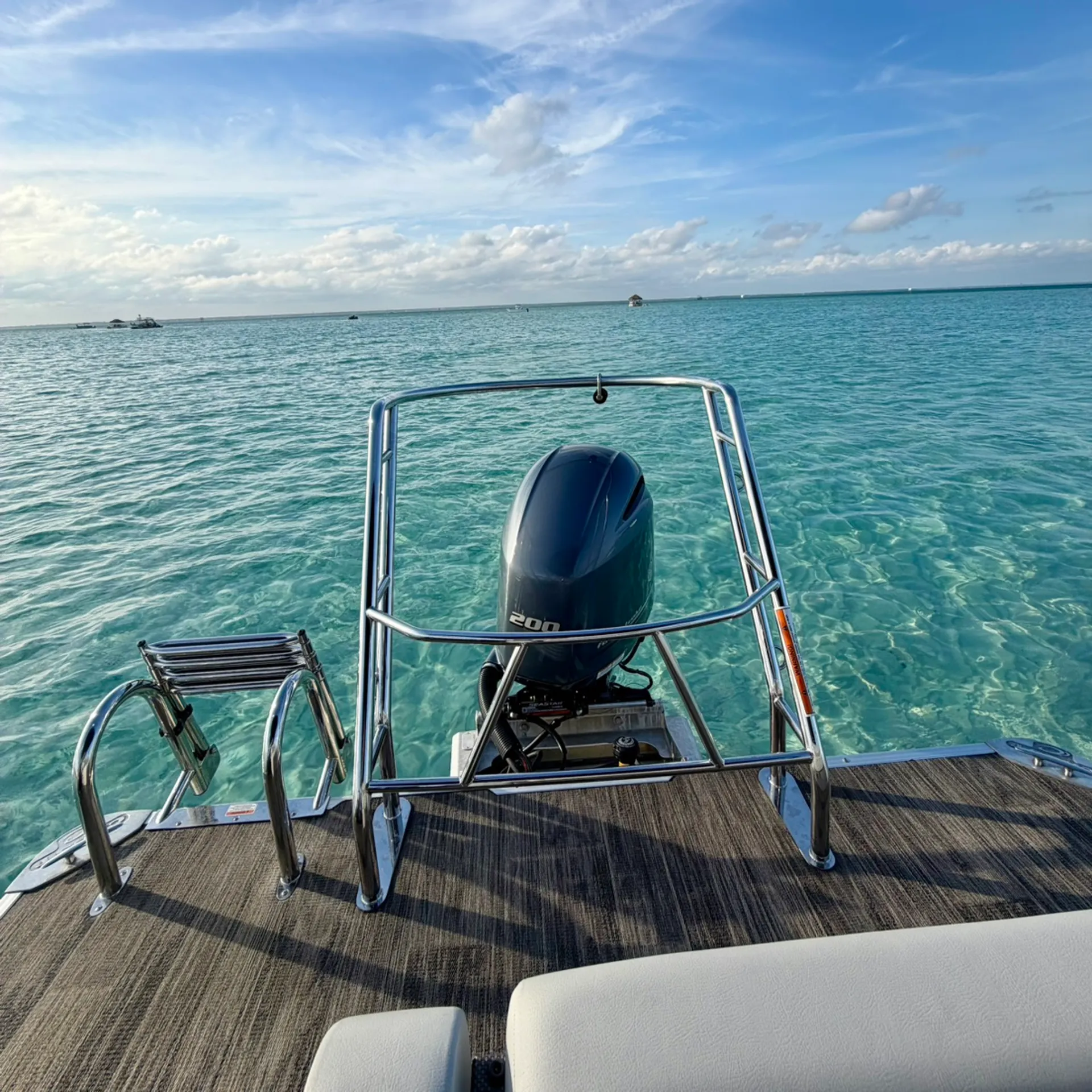 Seaworthy Skipper - Luxurious Crest Tritoon for Crab Island