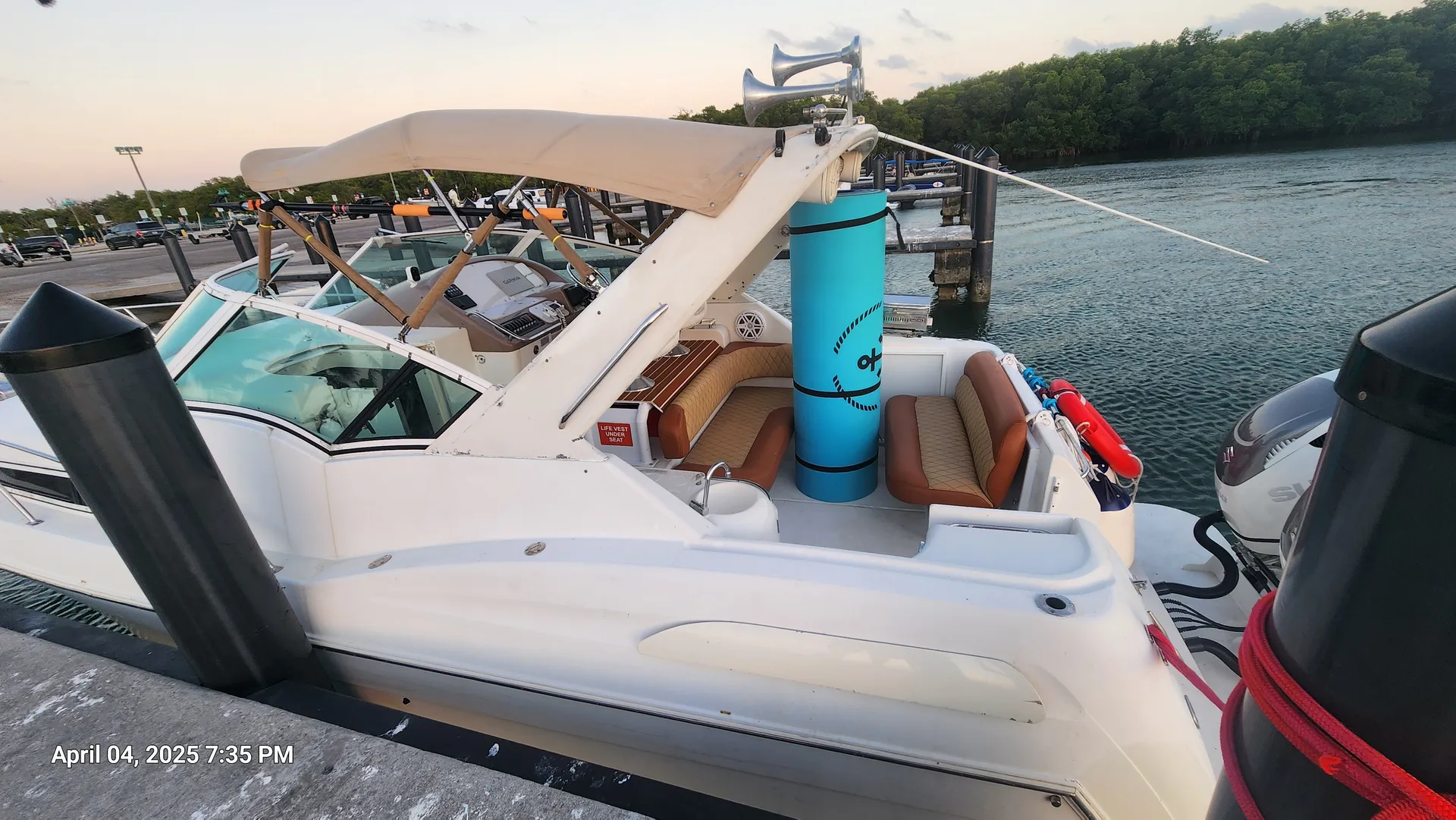 Carver Yachts 310 EXPRESS in Miami, FL — photo 3