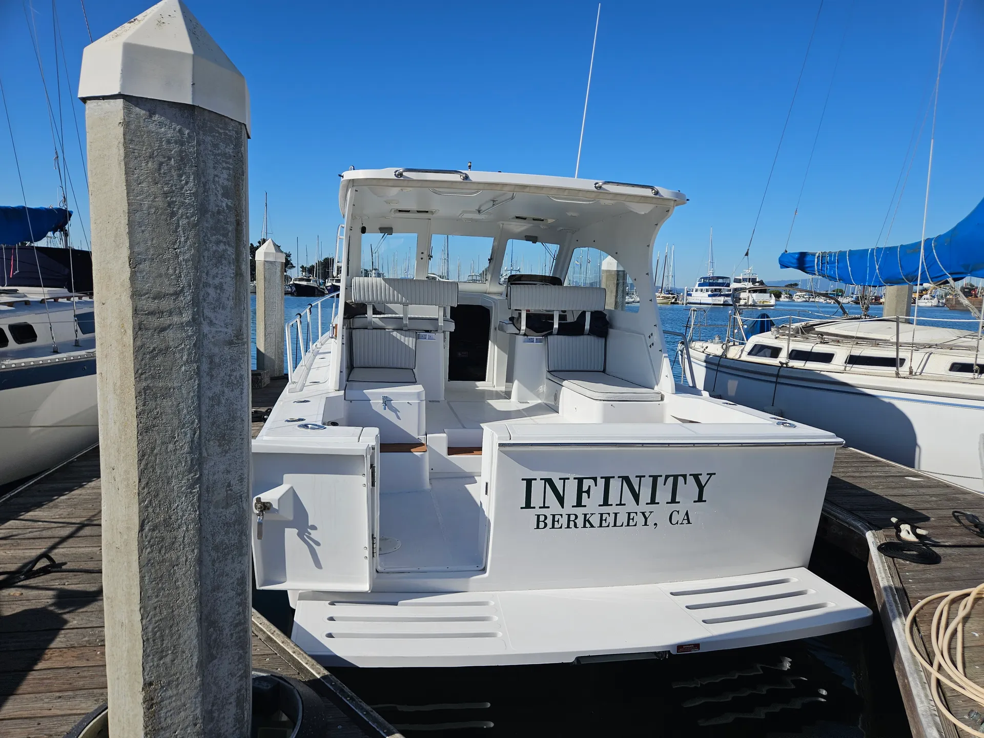 Mainship 34 Pilot 34 in Berkeley, CA — photo 2
