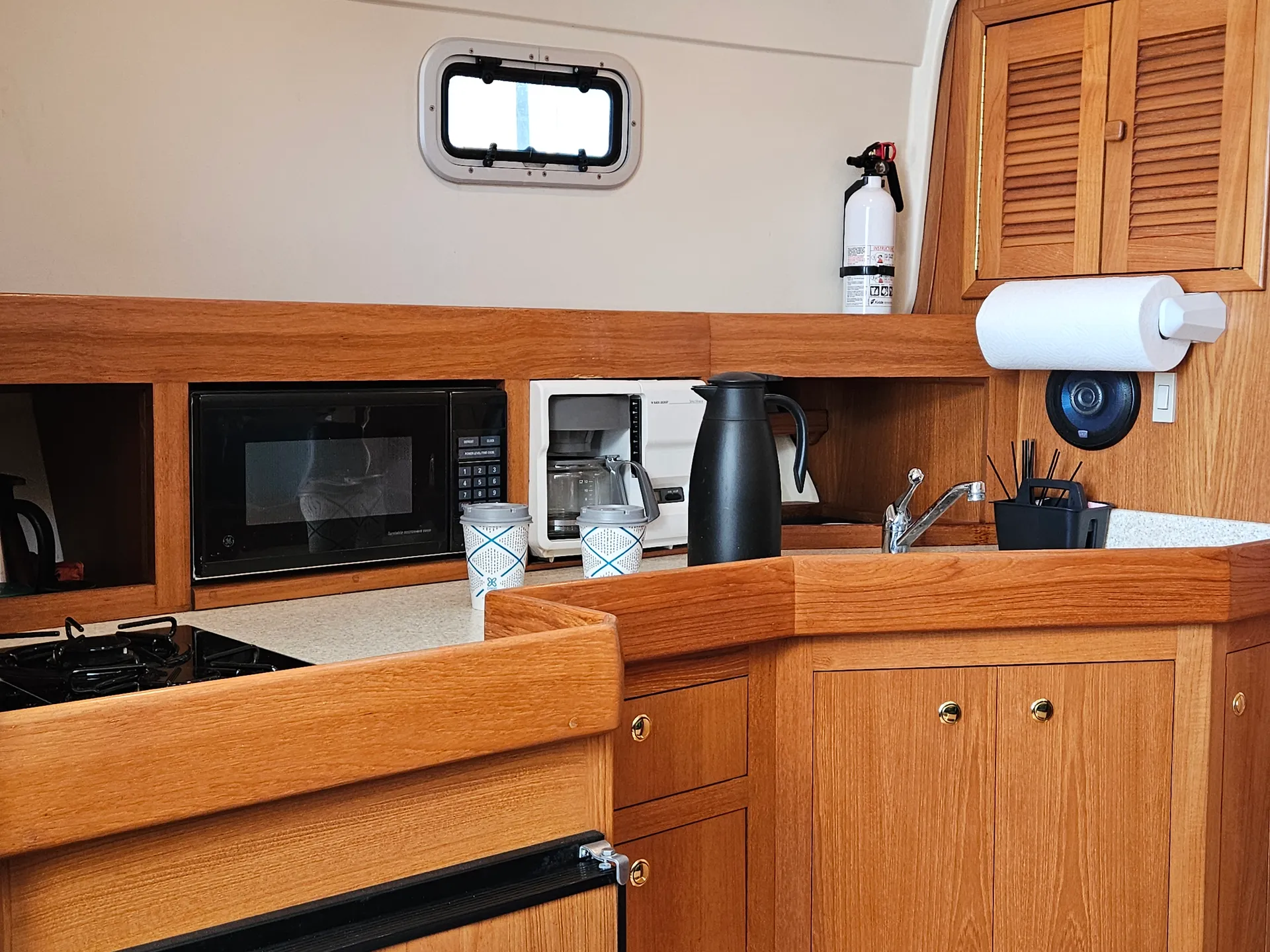 Mainship 34 Pilot 34 in Berkeley, CA — photo 4