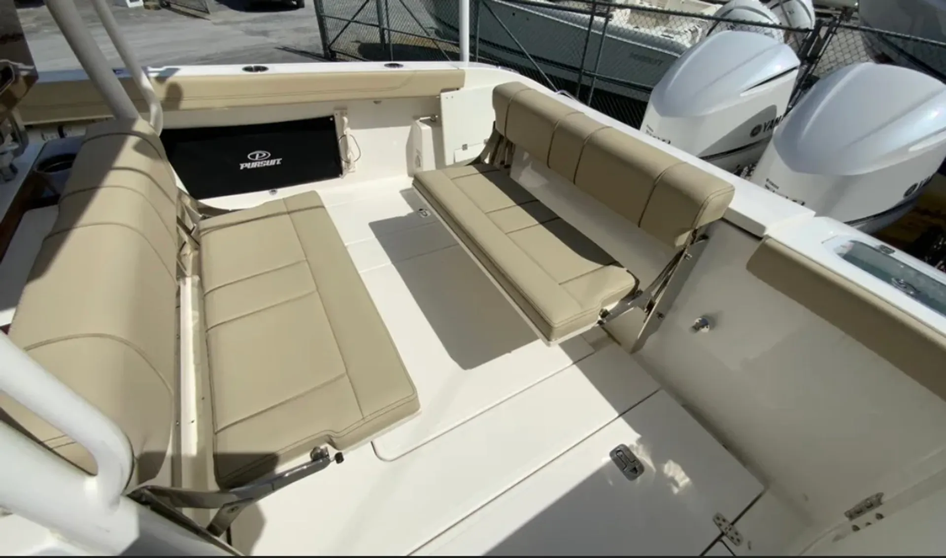 PURSUIT S288 SPORT W/2-F300HP in Hull, MA — photo 10