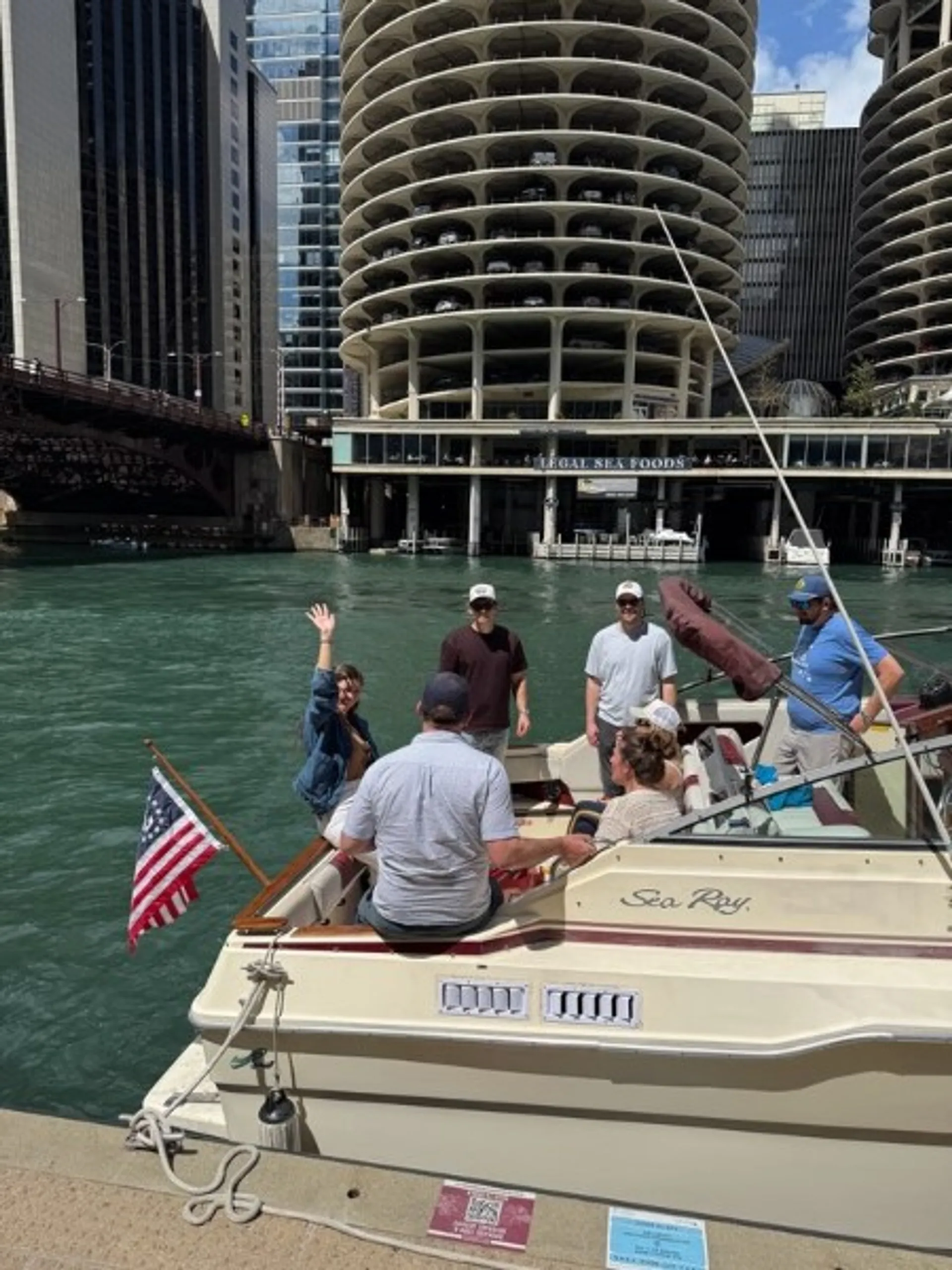 Sea Ray Boats 300 Weekender in Chicago, IL — photo 3