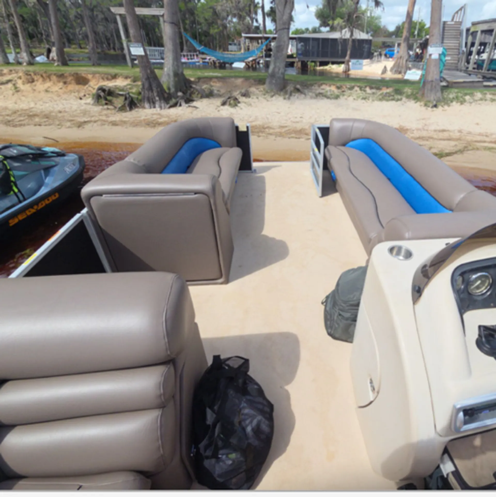 Clermont FL Chain of Lakes 24ft pontoon boat that fits 13 passengers!