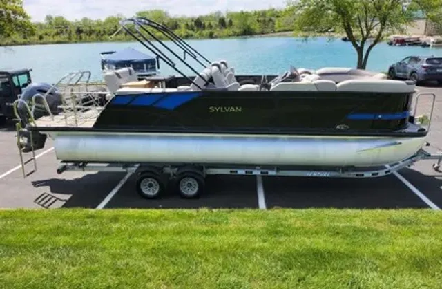Rent a Smoker Craft Boats pontoon in Rome City, IN near me
