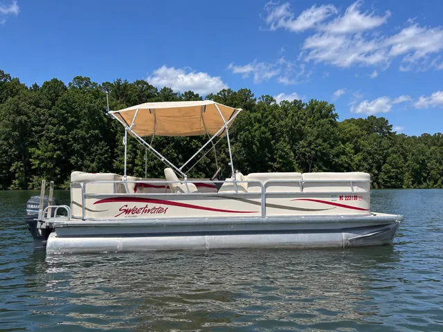 Rent a GODFREY MARINE pontoon in Mooresville, NC near me