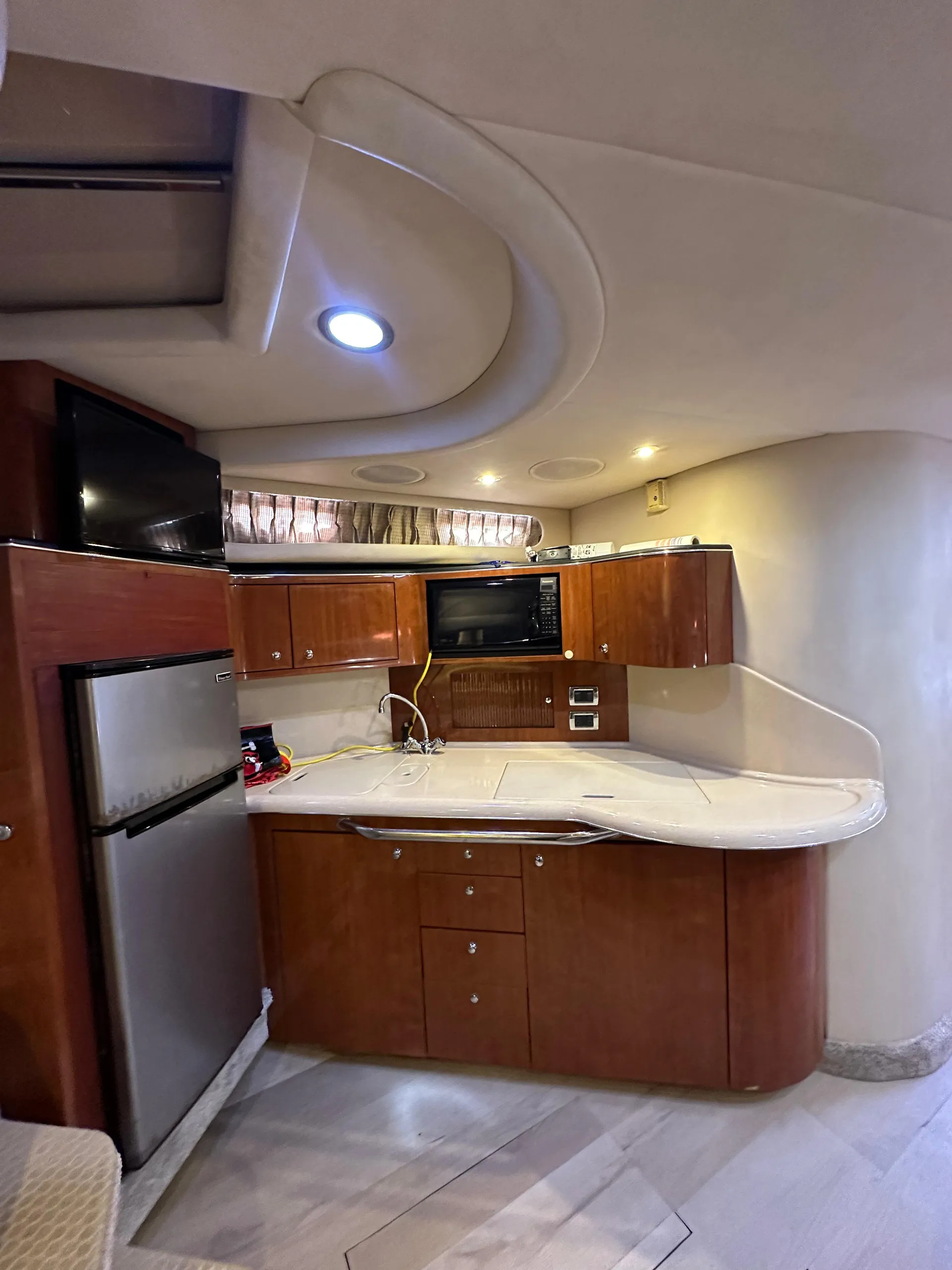 Sea Ray Boats Sundancer 380 in Miami, FL — photo 3