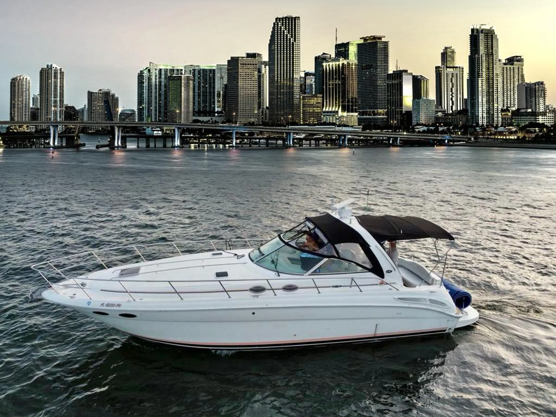 Sea Ray Boats Sundancer 380 in Miami, FL