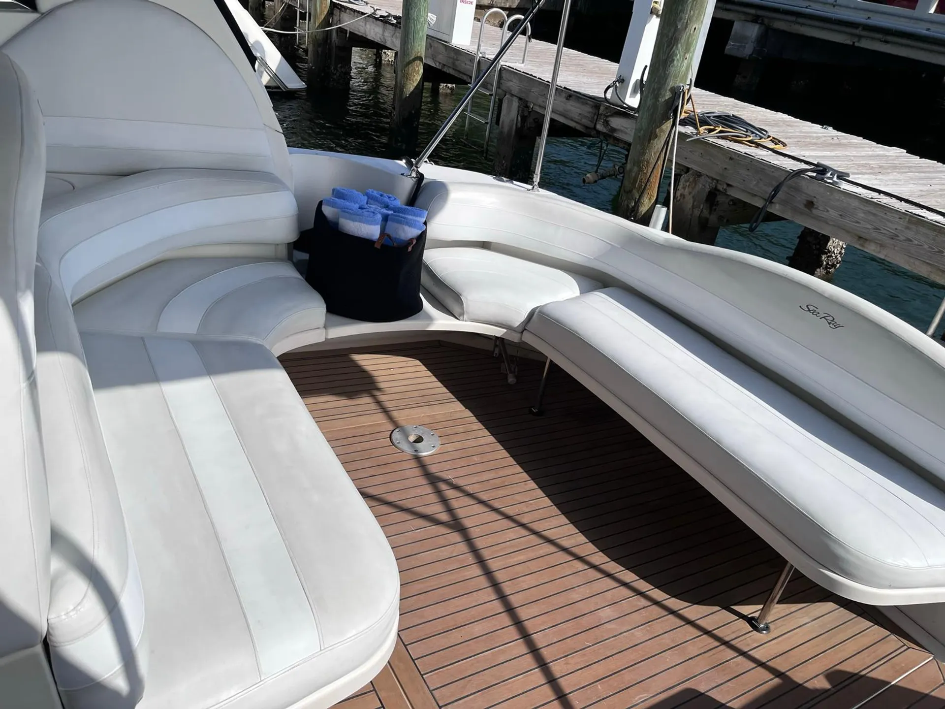 Sea Ray Boats Sundancer 380 in Miami, FL — photo 4