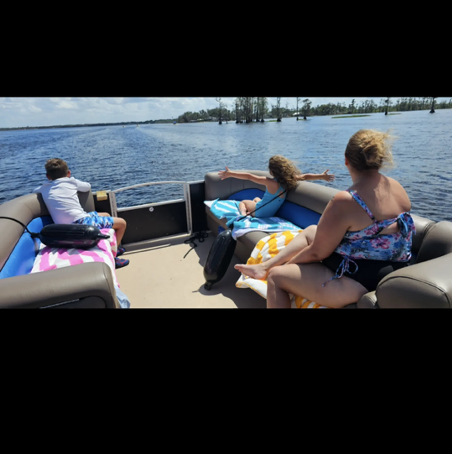Clermont FL Chain of Lakes 24ft pontoon boat that fits 13 passengers!