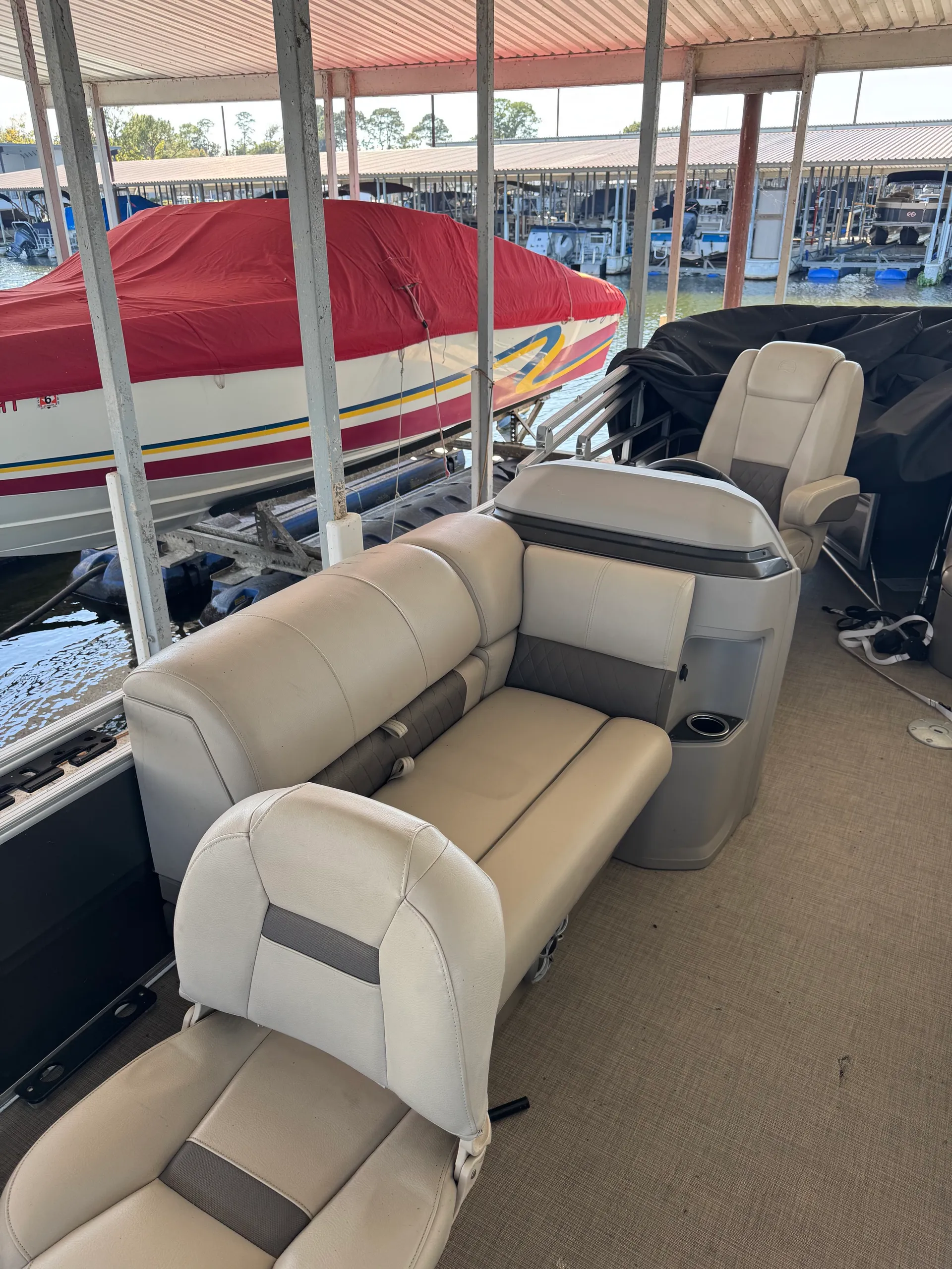 SUN TRACKER FISHIN' BARGE 20 DLX in Montgomery, TX — photo 3