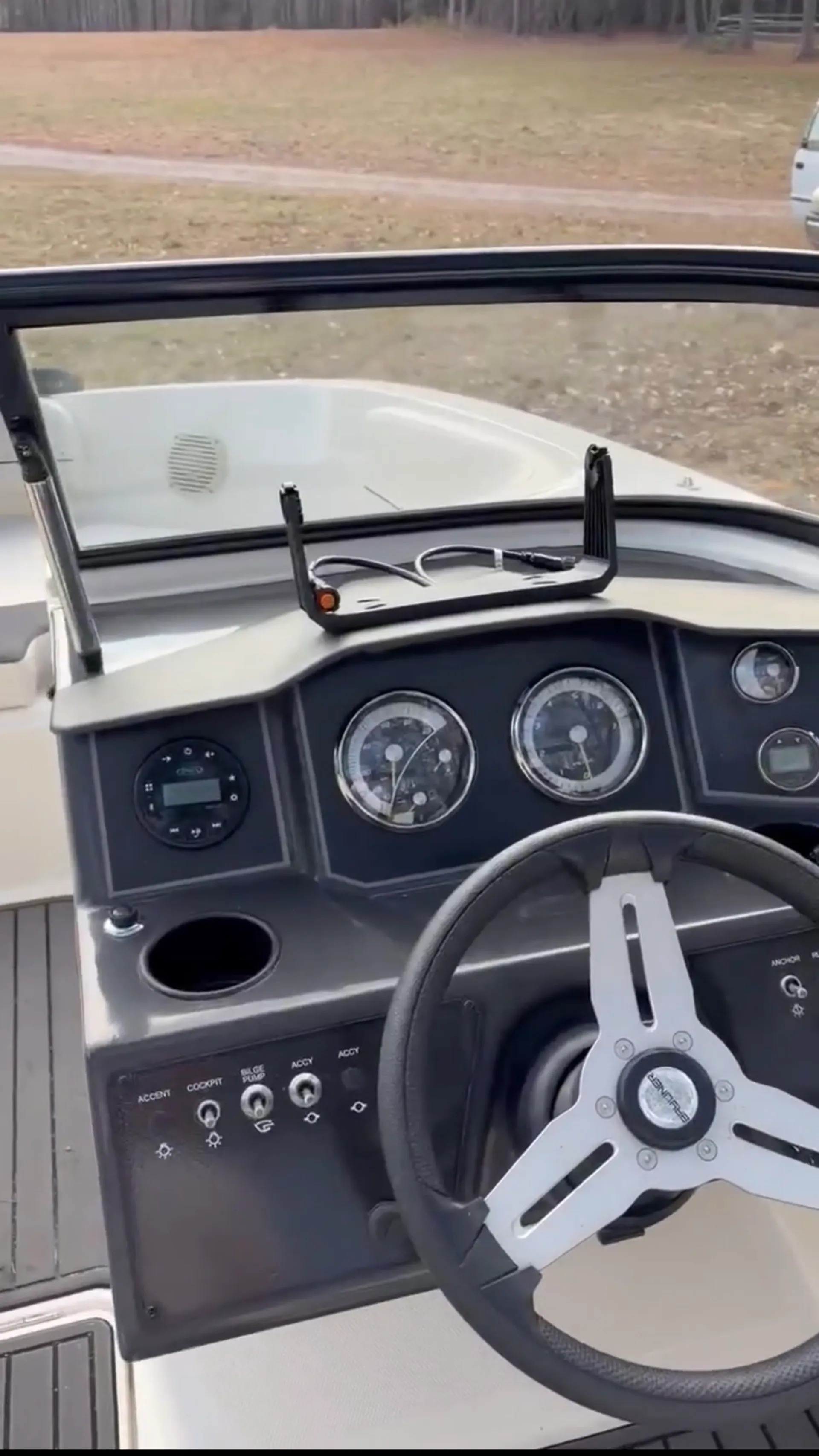 BAYLINER VR5 BOWRIDER OB in Virginia Beach, VA — photo 4