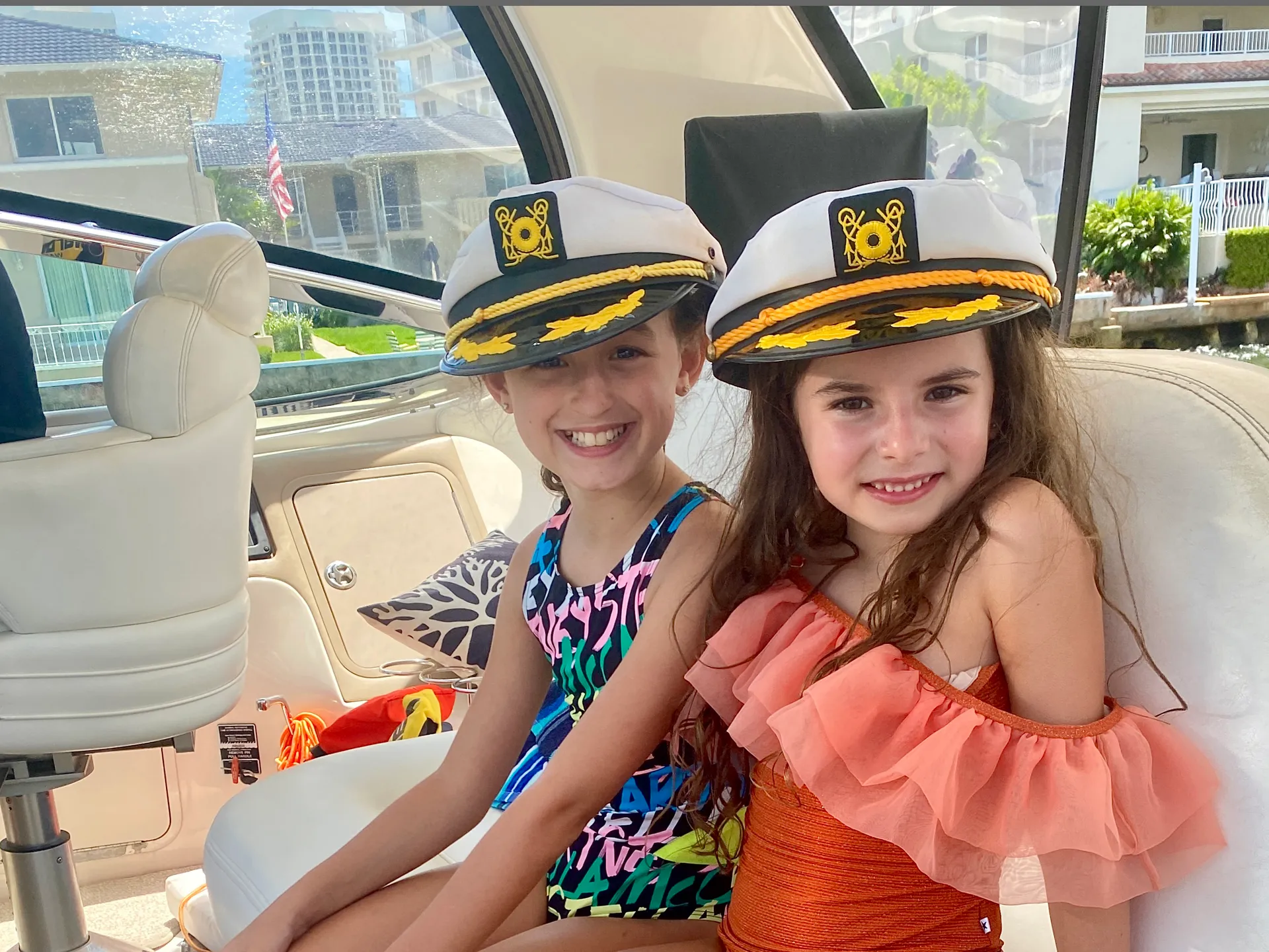 Sea Ray Boats 550 Sundancer in Fort Lauderdale, FL — photo 8