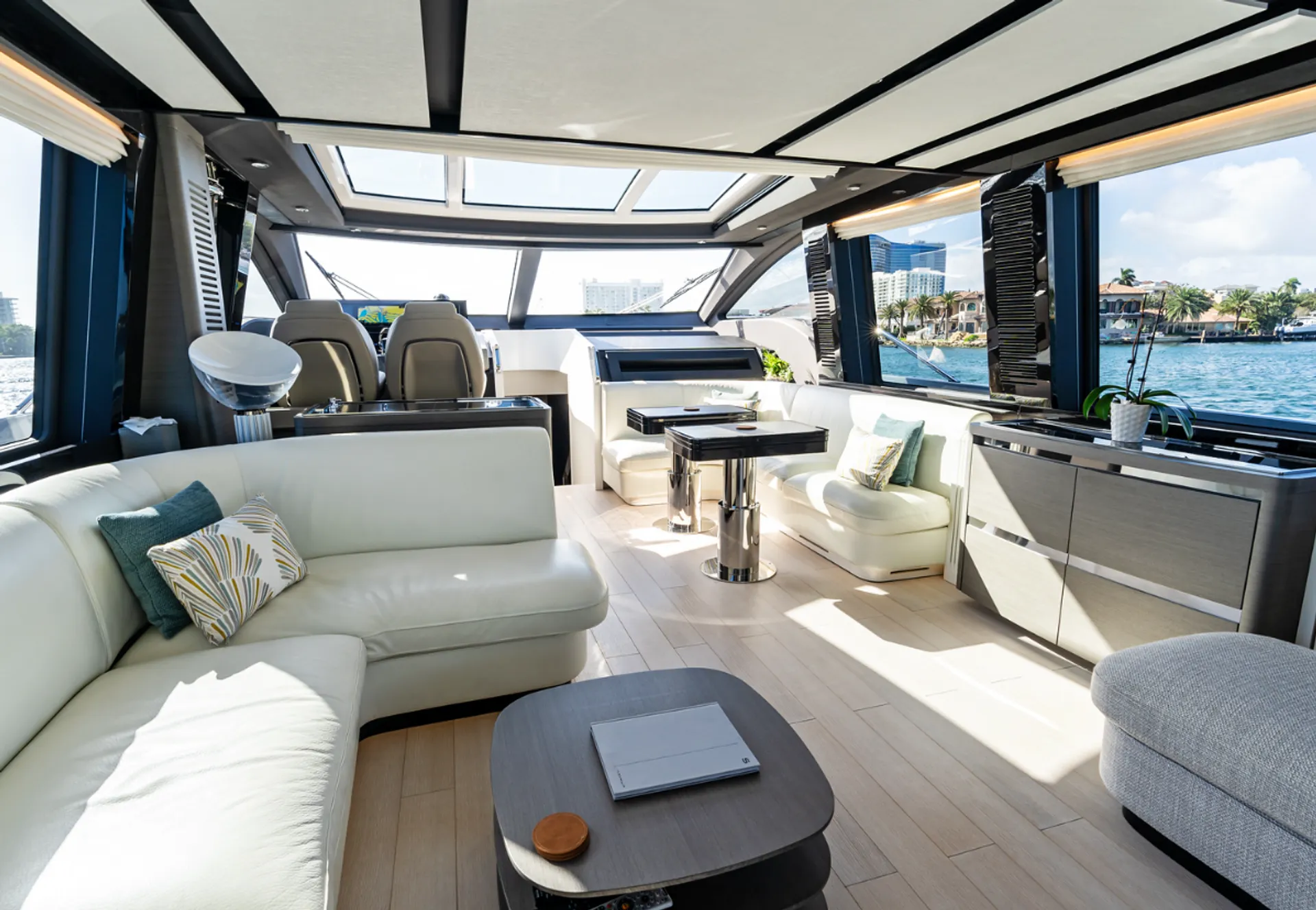 Enjoy Miami In Luxury 80ft Azimut S8 Mega Yacht