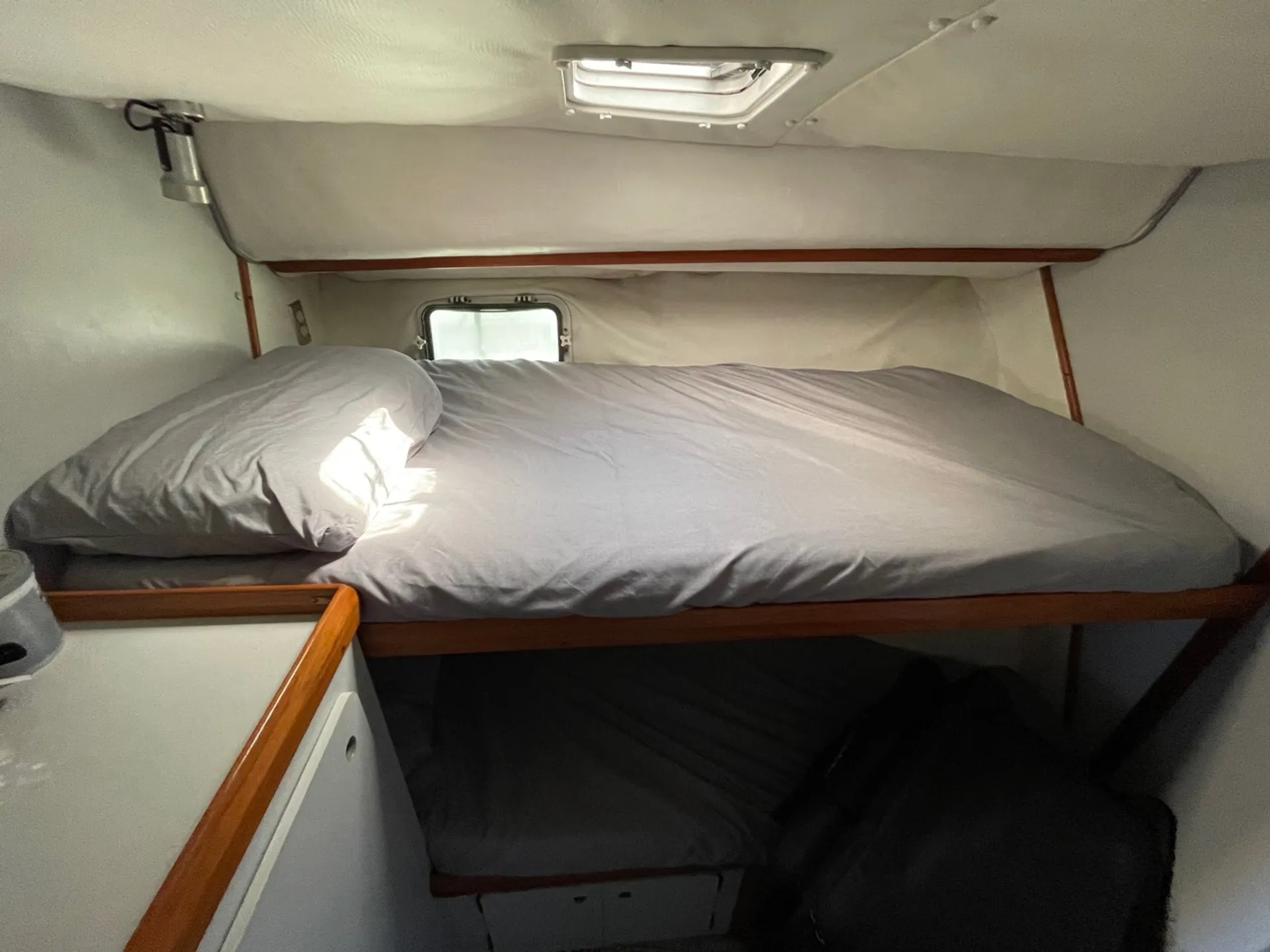 45' Convertable Yacht - Luxury Cruising and Sportfishing Excellence