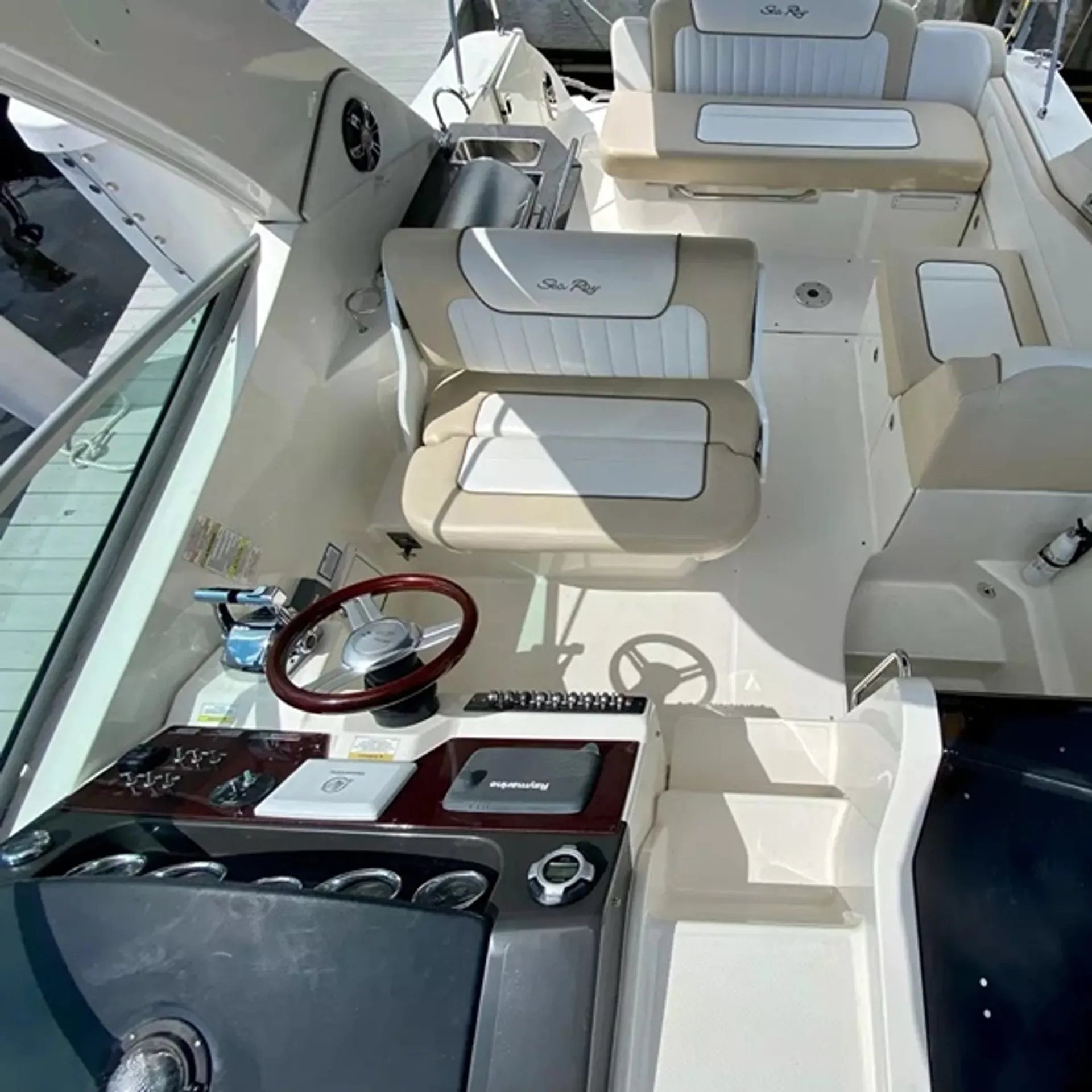 SEA RAY BOATS 310 SUNDANCER W/AXIUS in North Miami, FL — photo 7