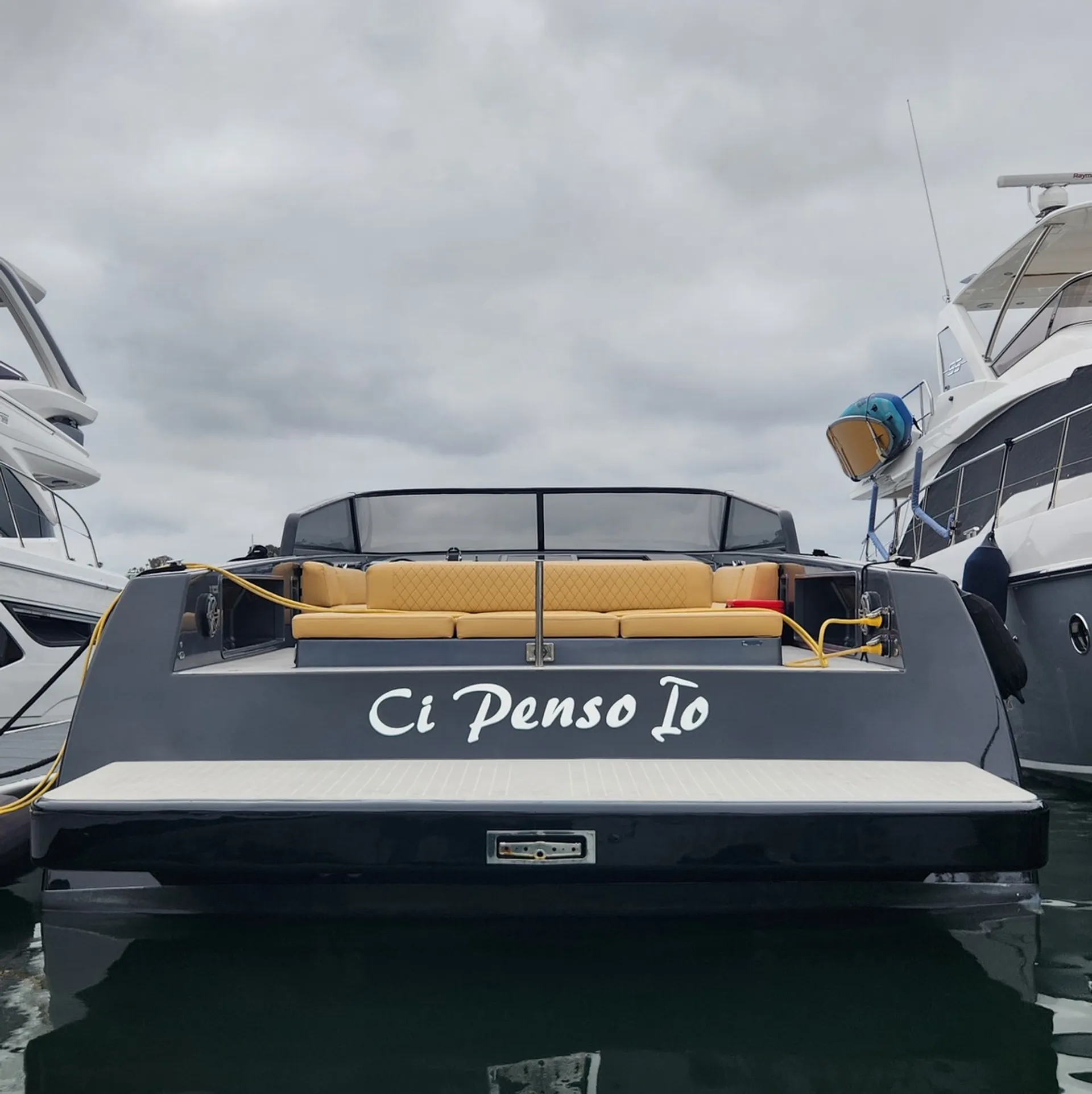 55ft Van Dutch Luxury w/ Captain