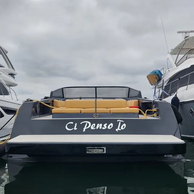 Rent a Van Dutch motor yacht in Newport Beach, CA near me