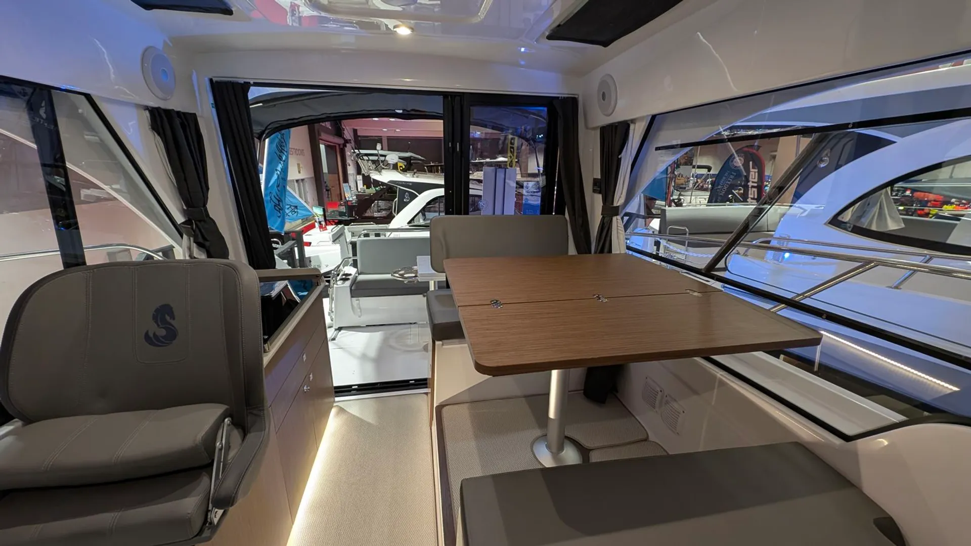 Beneteau USA Antares 9 in Seattle, WA — photo 10