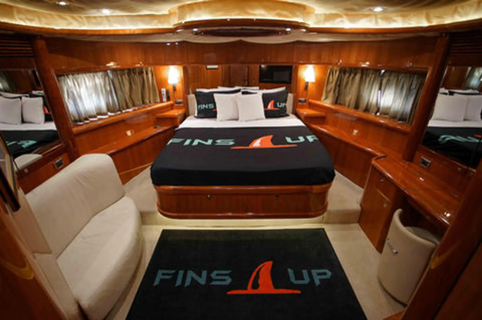 Sunseeker 82 Yacht in Miami, FL — photo 5
