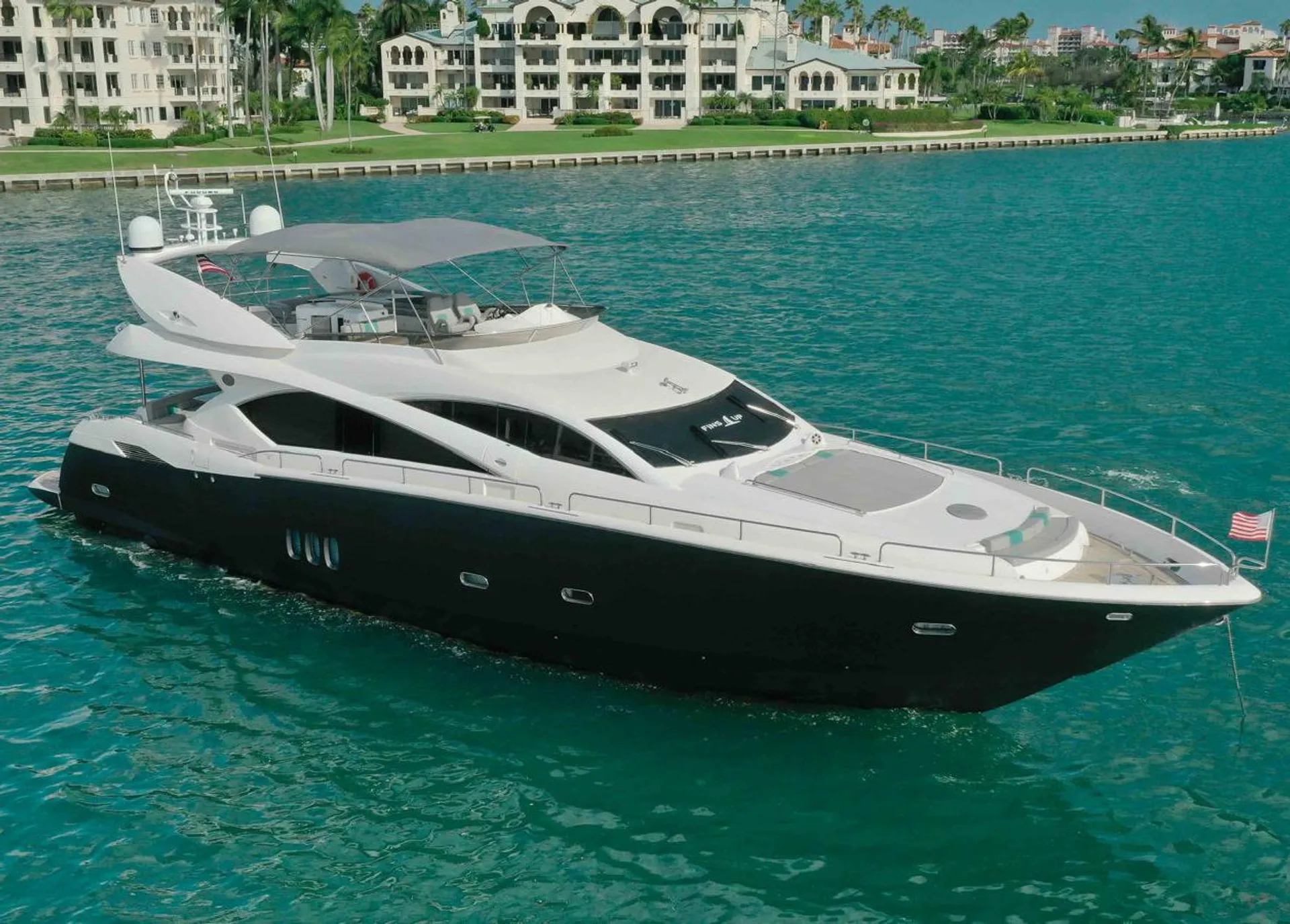 Sunseeker 82 Yacht in Miami, FL — photo 8