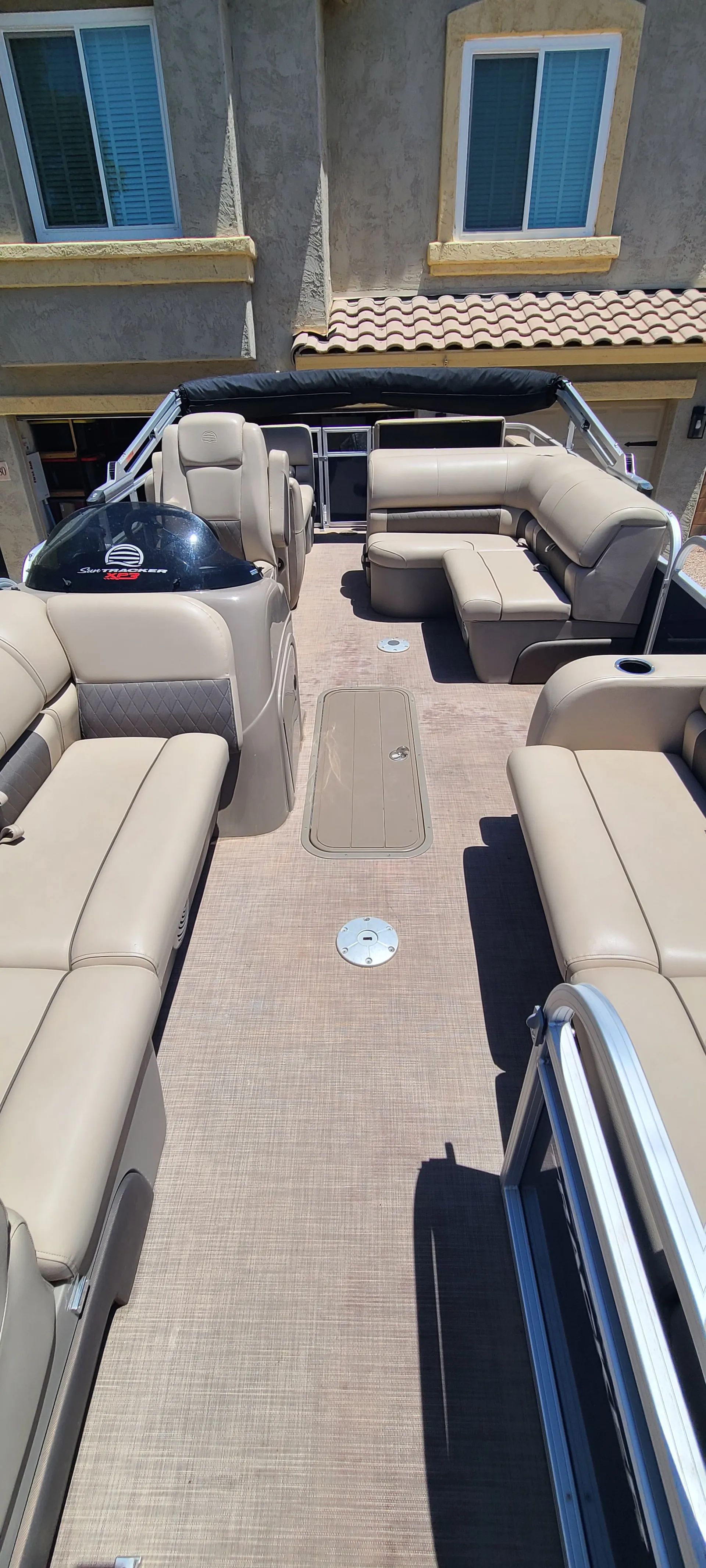 SUN TRACKER PARTY BARGE 22 DLX in Queen Creek, AZ — photo 4