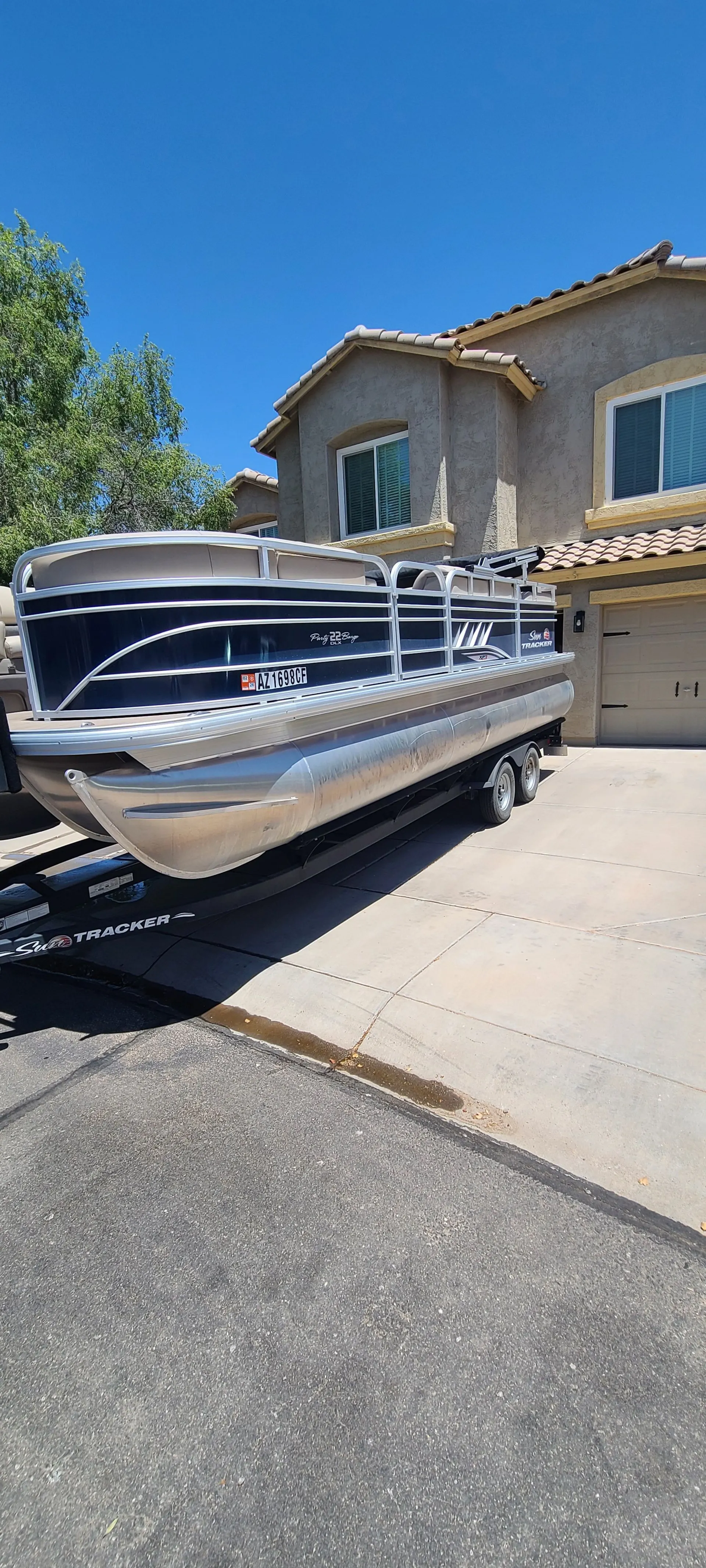 SUN TRACKER PARTY BARGE 22 DLX in Queen Creek, AZ