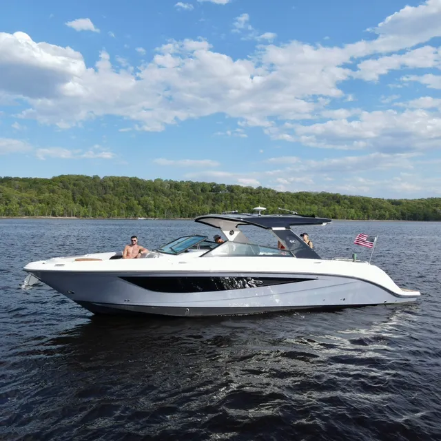 Rent a Sea Ray Boats bow rider in Stillwater, MN near me