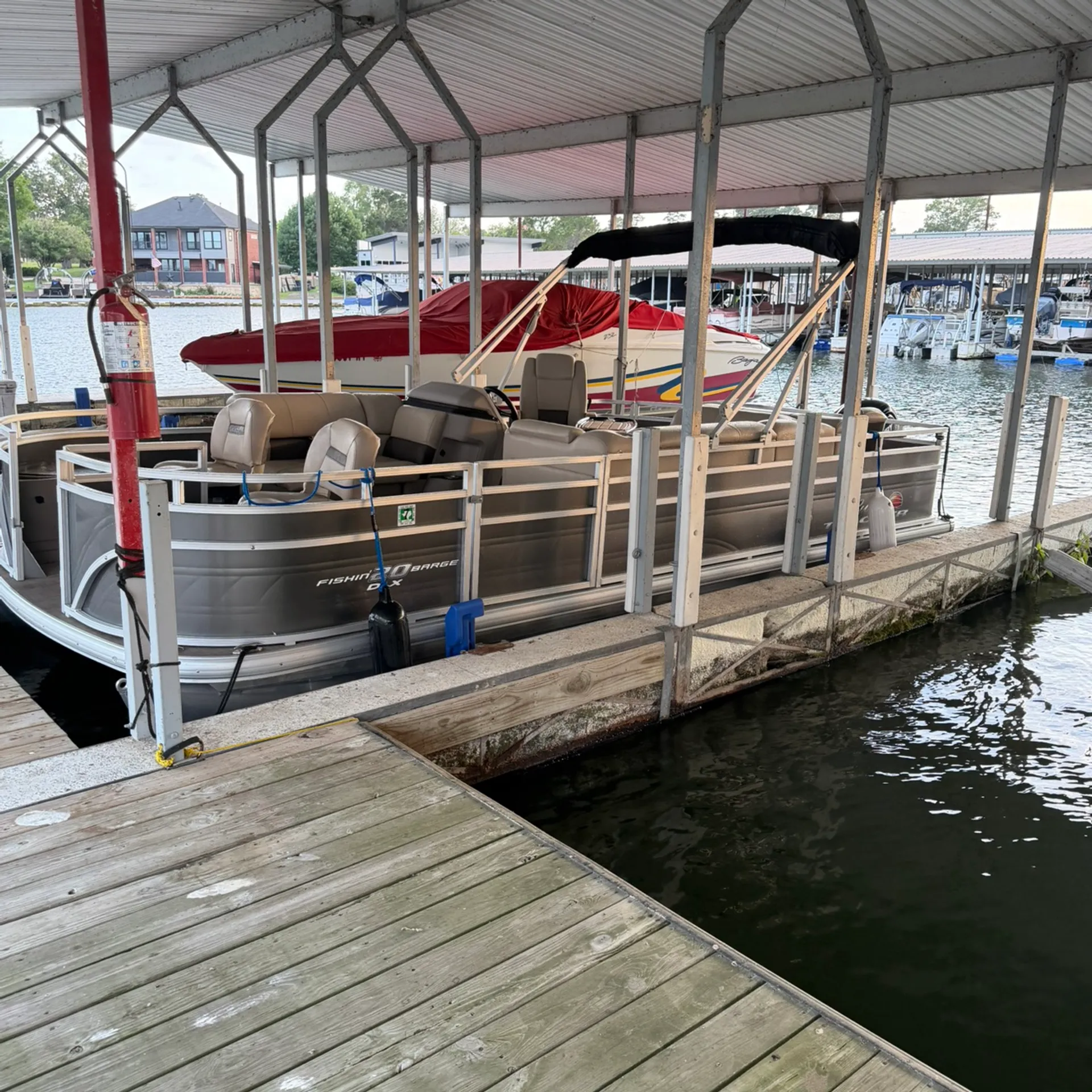 SUN TRACKER FISHIN' BARGE 20 DLX in Montgomery, TX