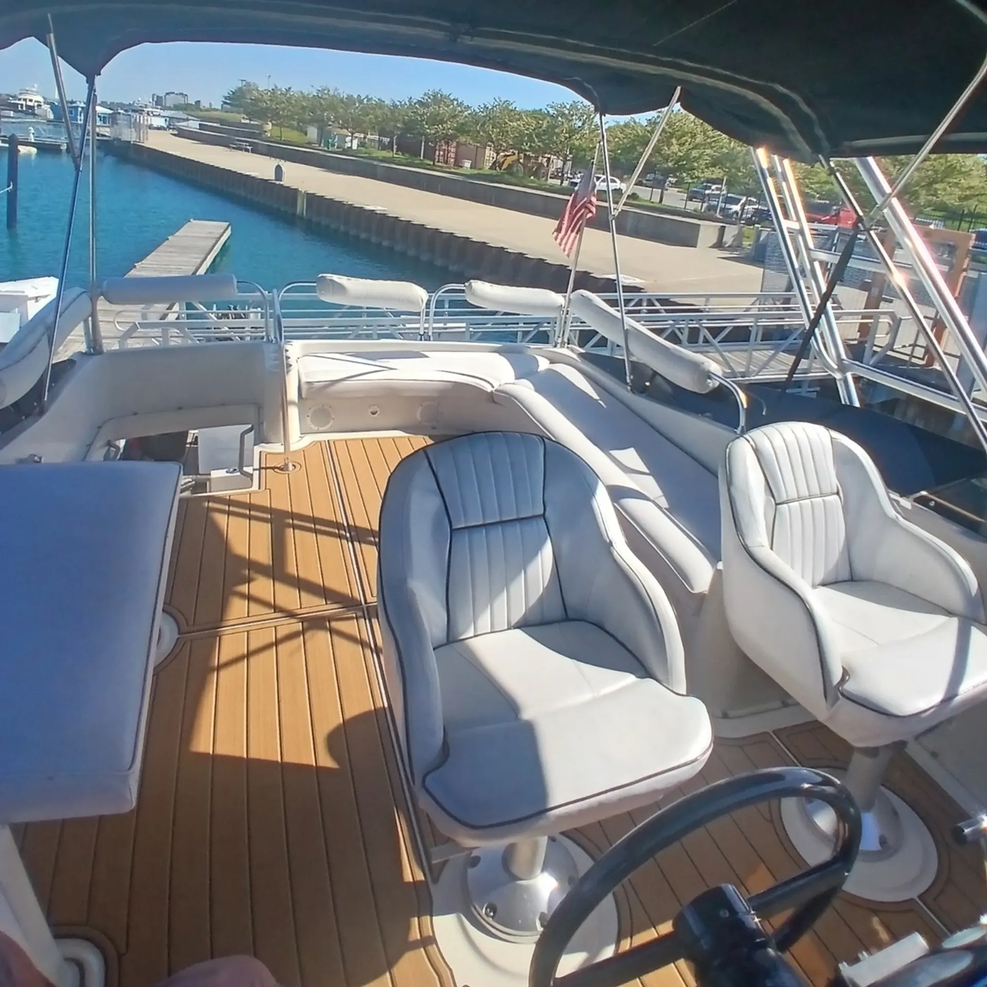 MAINSHIP 47 MOTOR YACHT in Chicago, IL — photo 7