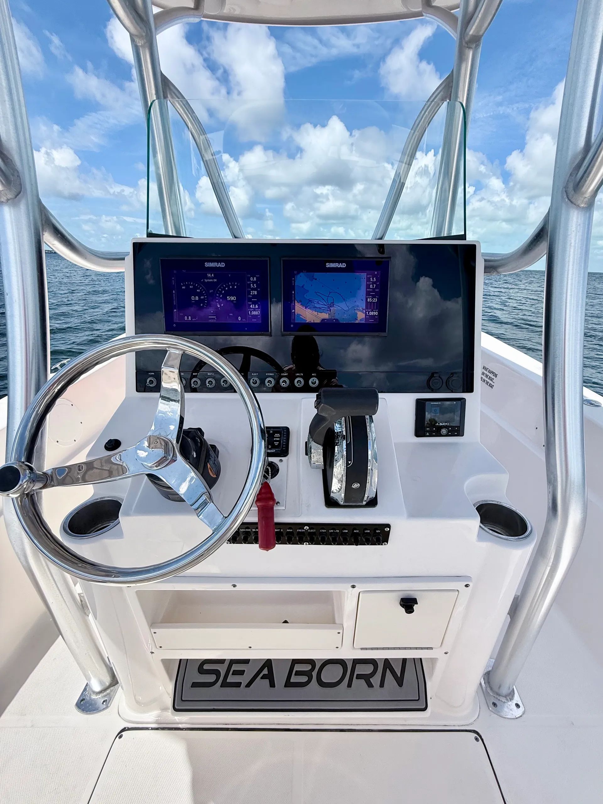 SEA BORN BOATS LX22 CC LE HARDTOP in Key Largo, FL — photo 8