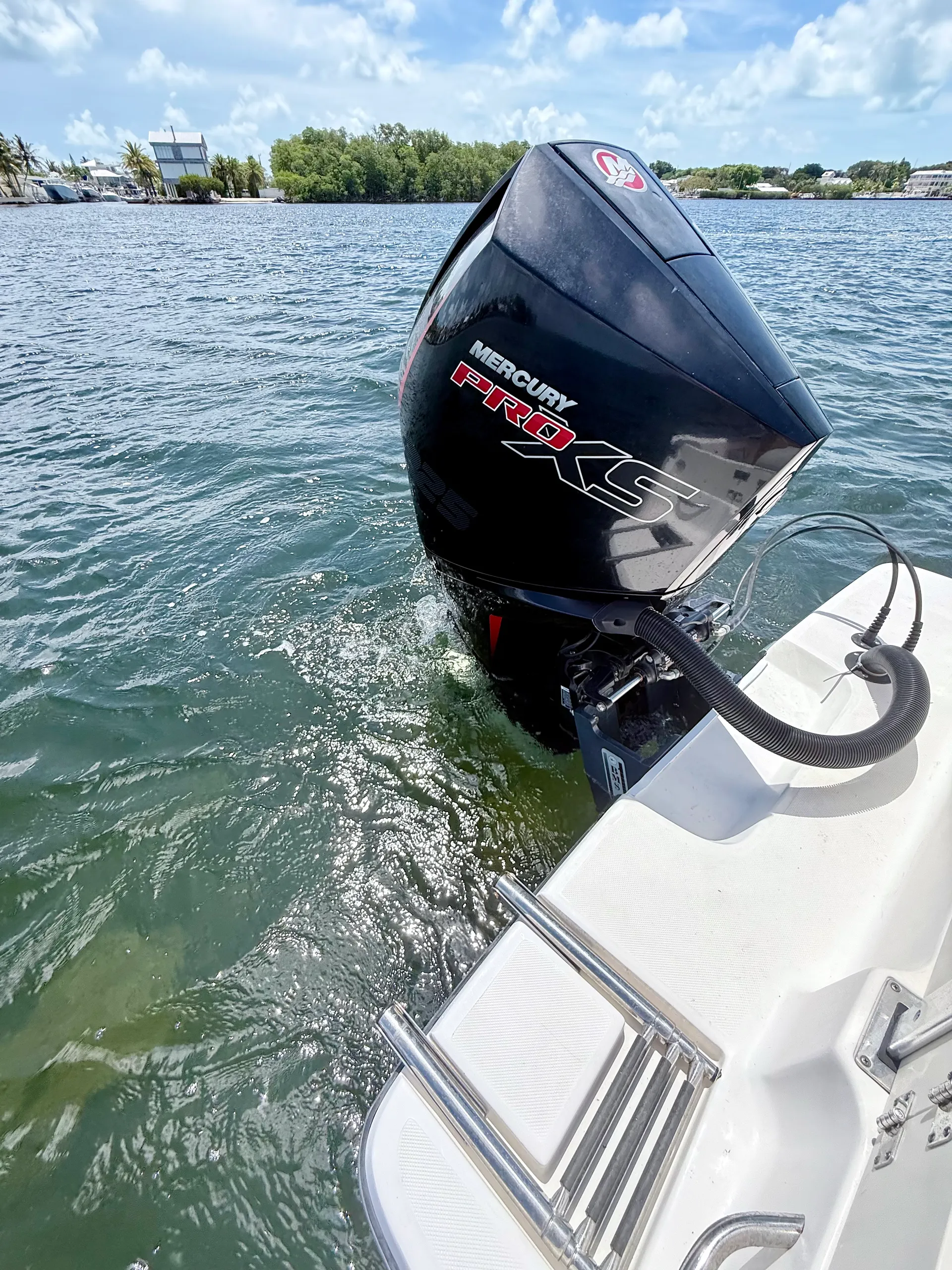 22' Sea Born Center Console — Perfect Sandbar and Fishing Boat