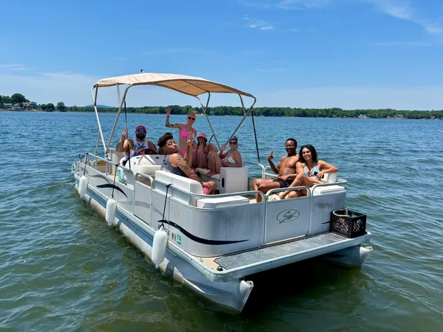 Rent a GODFREY MARINE pontoon in Mooresville, NC near me