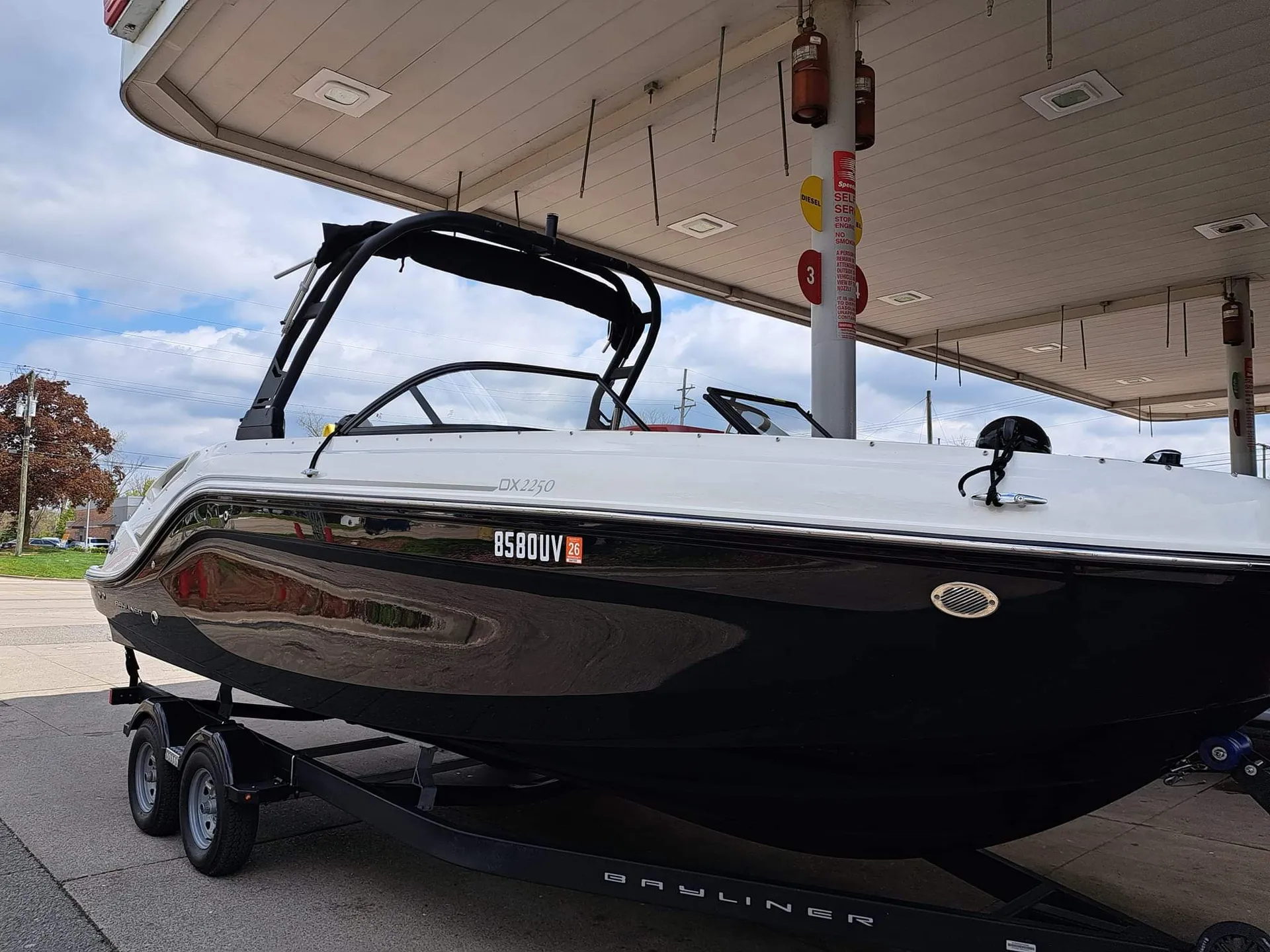 BAYLINER DX2250 in Van Buren Township, MI — photo 2