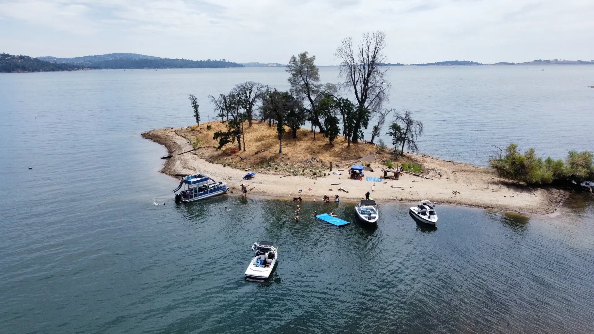 AVALON PONTOONS CATALINA CRUISE FUNSHIP 2585CRFS in El Dorado Hills, CA — photo 2