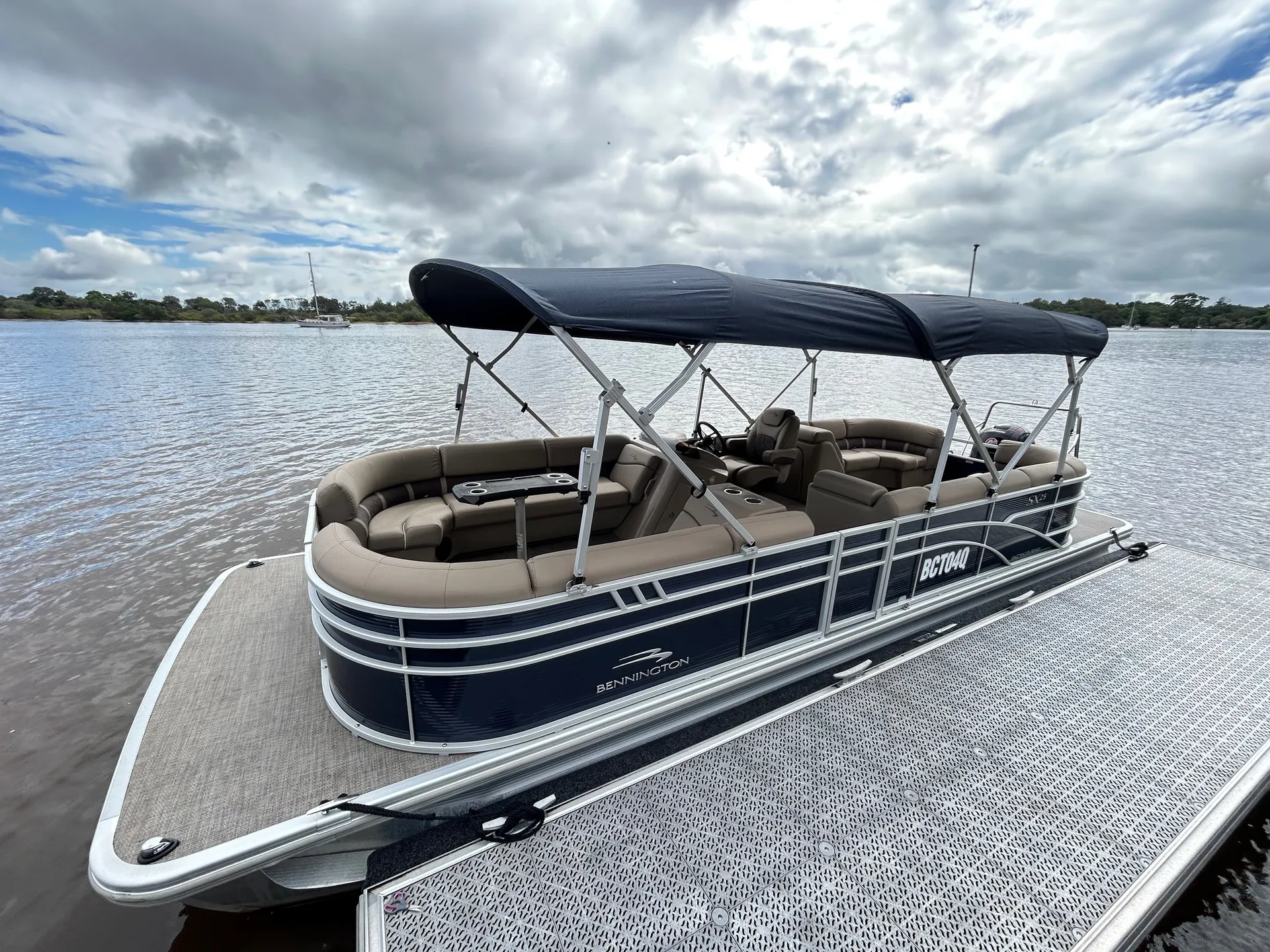 BENNINGTON MARINE 25 SSBX in Cave Creek, AZ — photo 3
