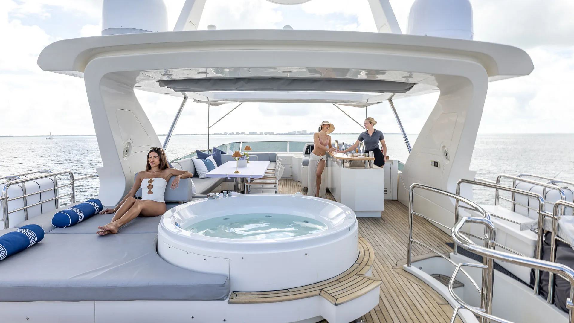 Luxe 84 ft. Azimut w/ water toys serving Northeast, Florida & Bahamas