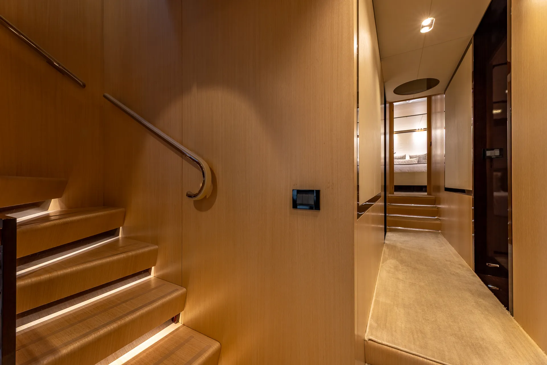 Luxe 84 ft. Azimut w/ water toys serving Northeast, Florida & Bahamas