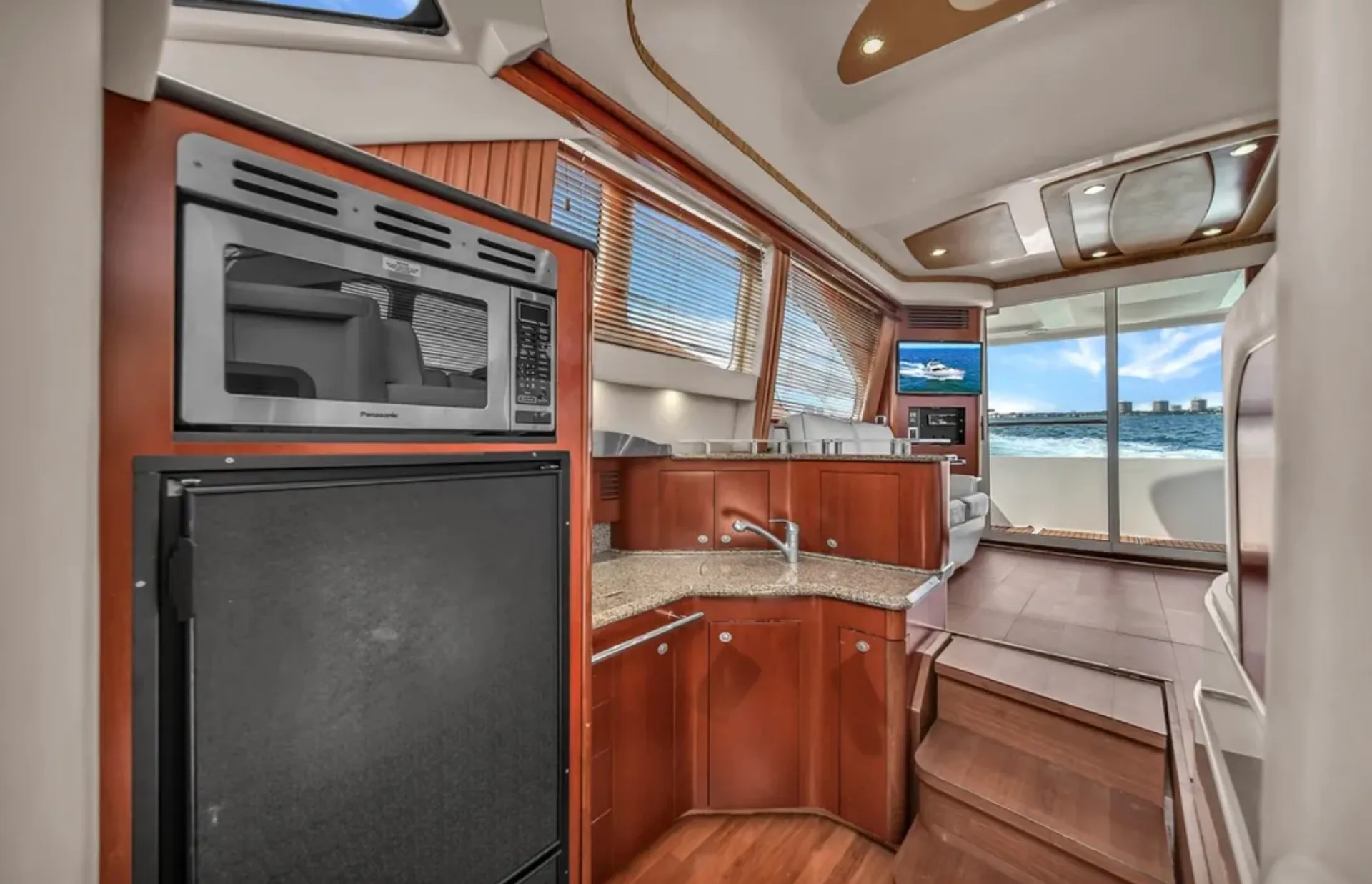 Sea Ray Boats SEDAN BRIDGE 48FT  in Miami, FL — photo 9