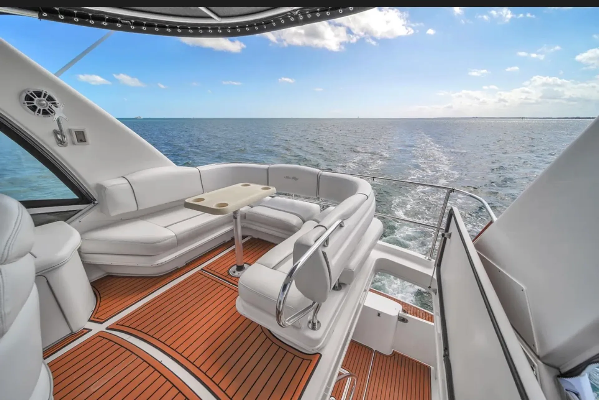 LUXURY SEA RAY SEDAN BRIDGE 48 FT